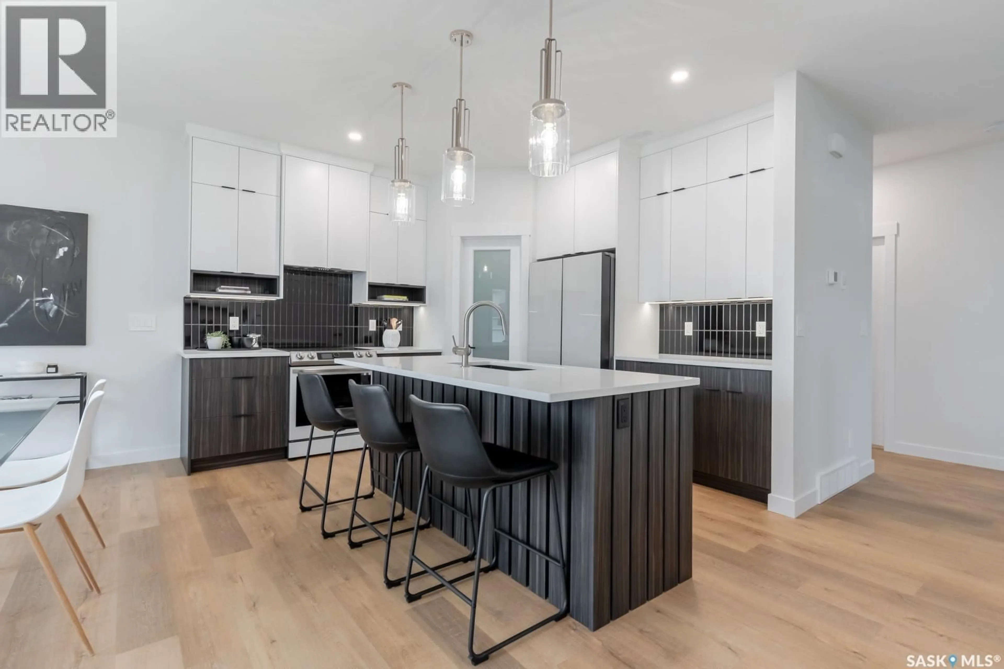 Open concept kitchen, unknown for 131 TRAEGER COMMON, Saskatoon Saskatchewan S7V1R3