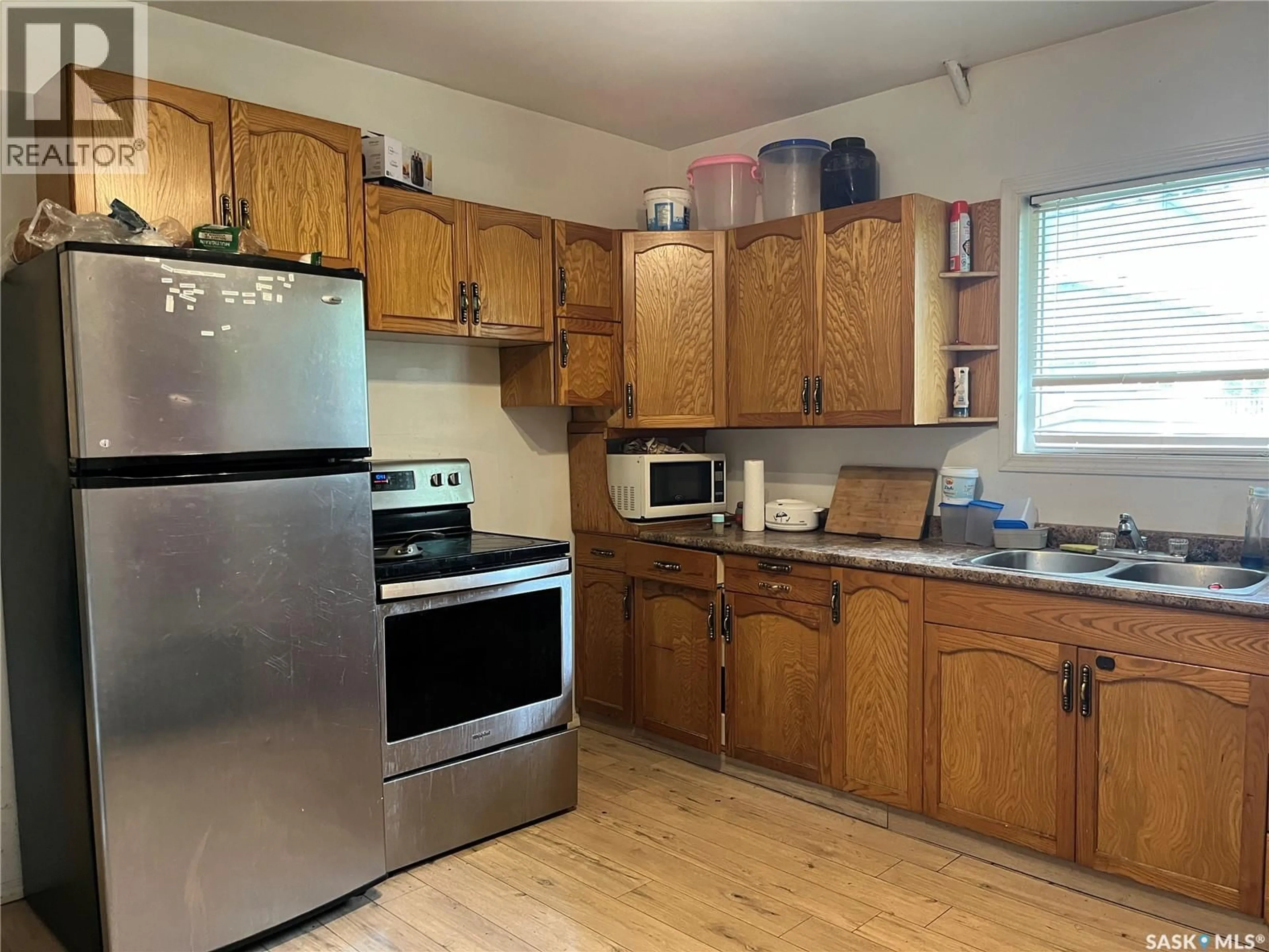 Standard kitchen, unknown for 345 19TH STREET, Prince Albert Saskatchewan S6V1J8