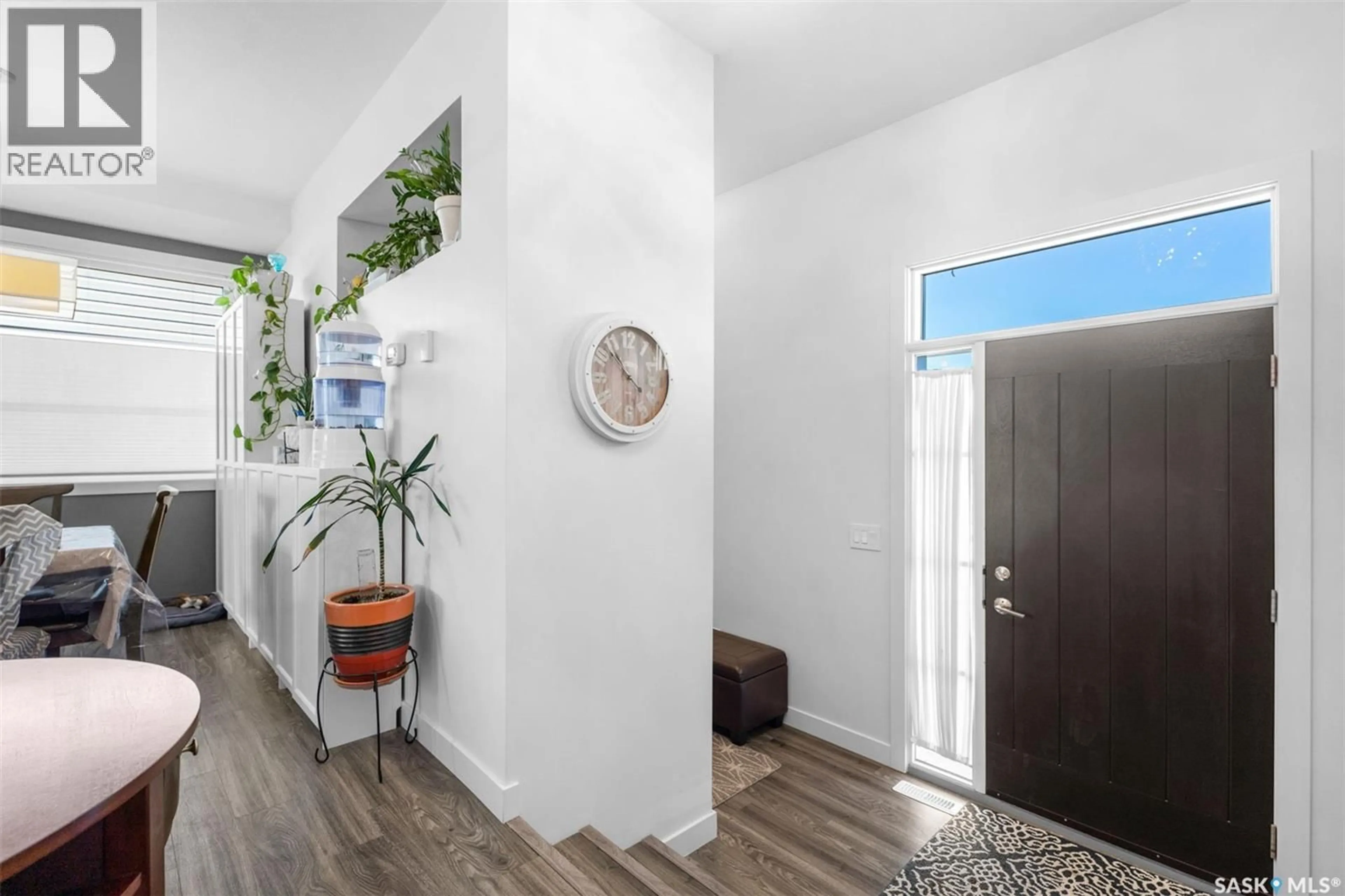 Indoor entryway for 559 KLOPPENBURG CRESCENT, Saskatoon Saskatchewan S7S1N1