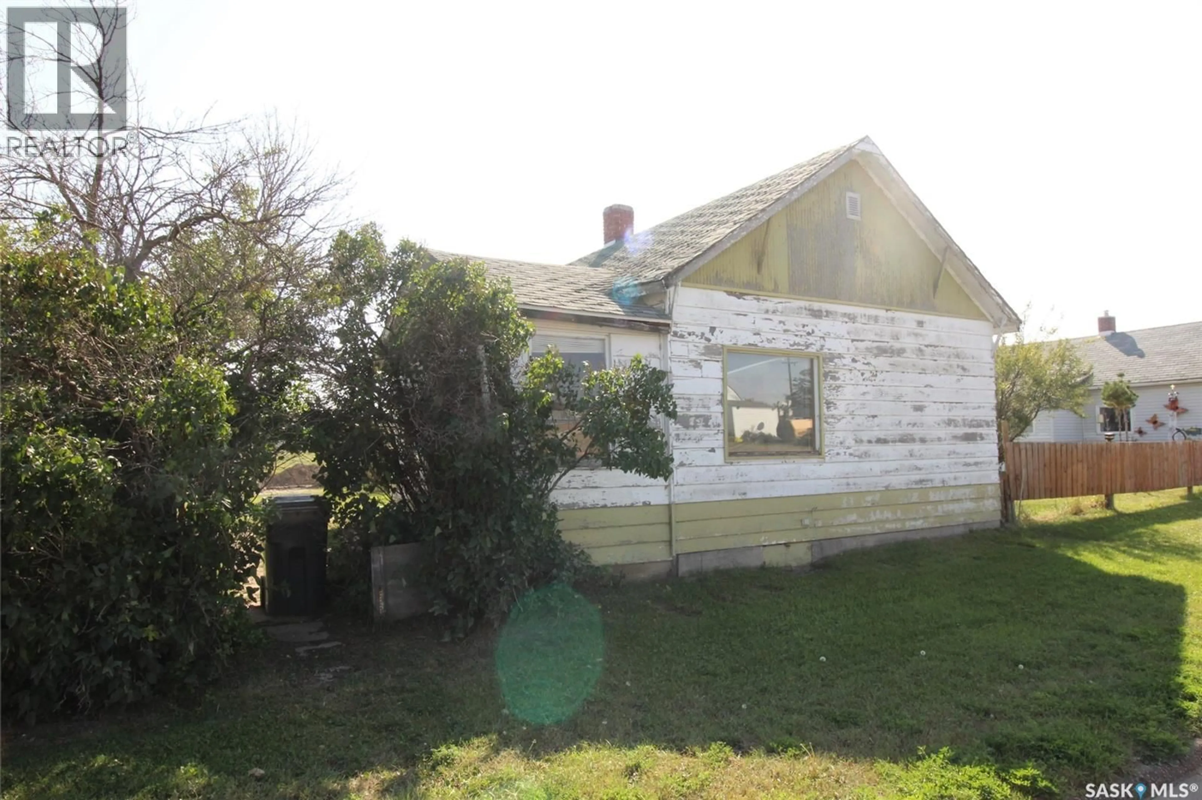 Unknown for 330 2ND AVENUE, Shaunavon Saskatchewan S0N2M0