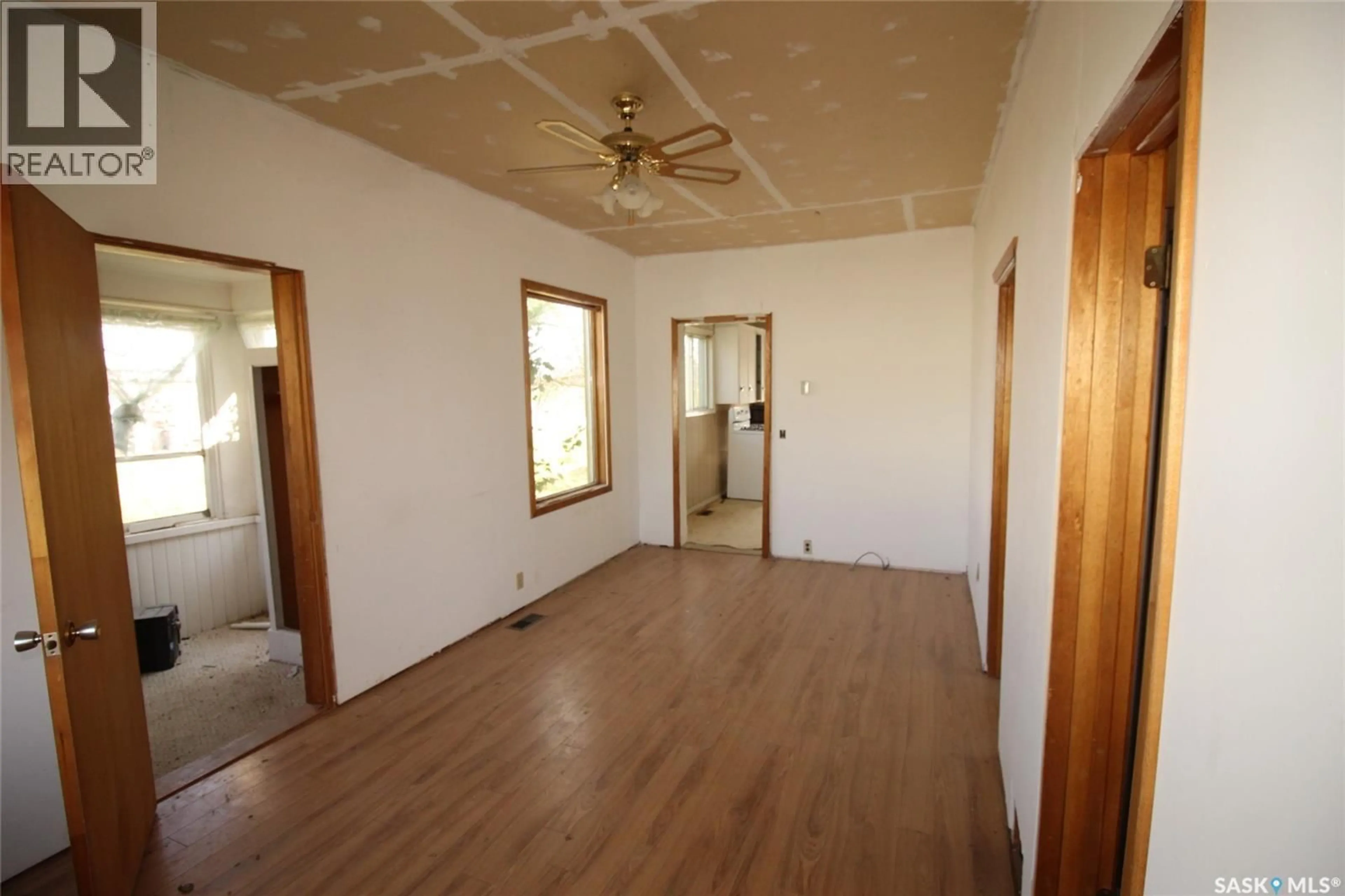 A pic of a room for 330 2ND AVENUE, Shaunavon Saskatchewan S0N2M0