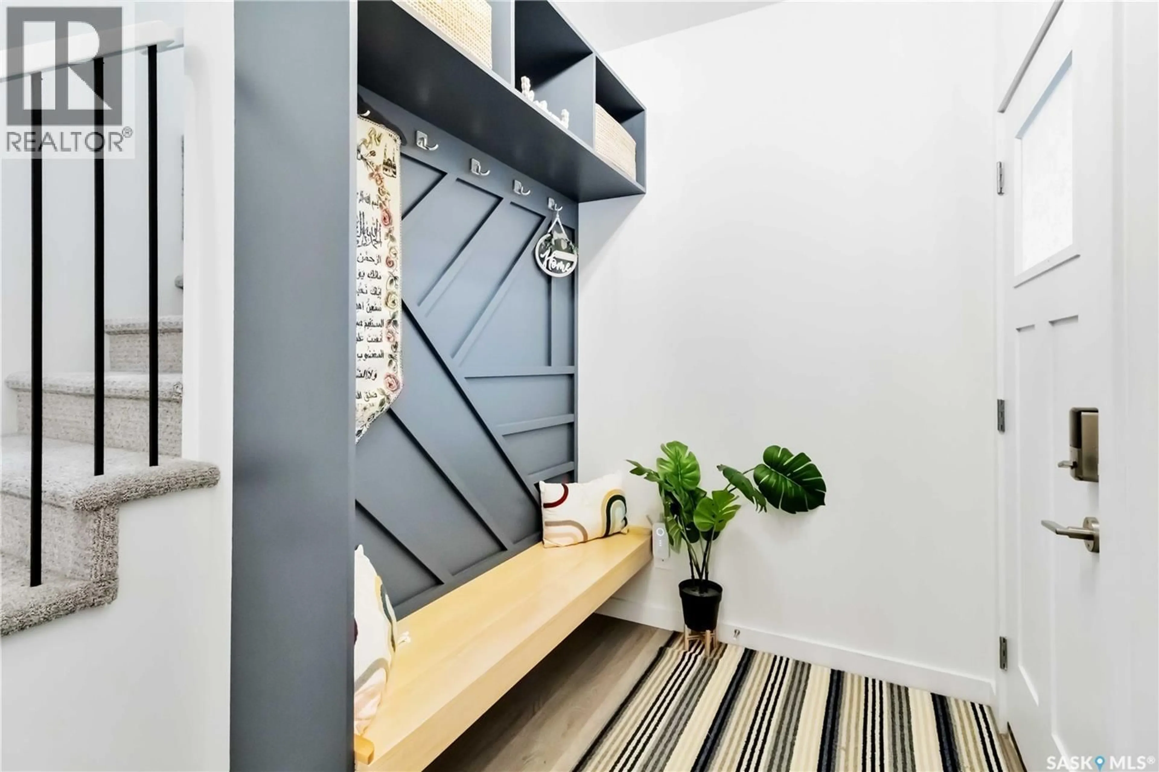 Indoor entryway for 486 MCFAULL CRESCENT, Saskatoon Saskatchewan S7V0T1