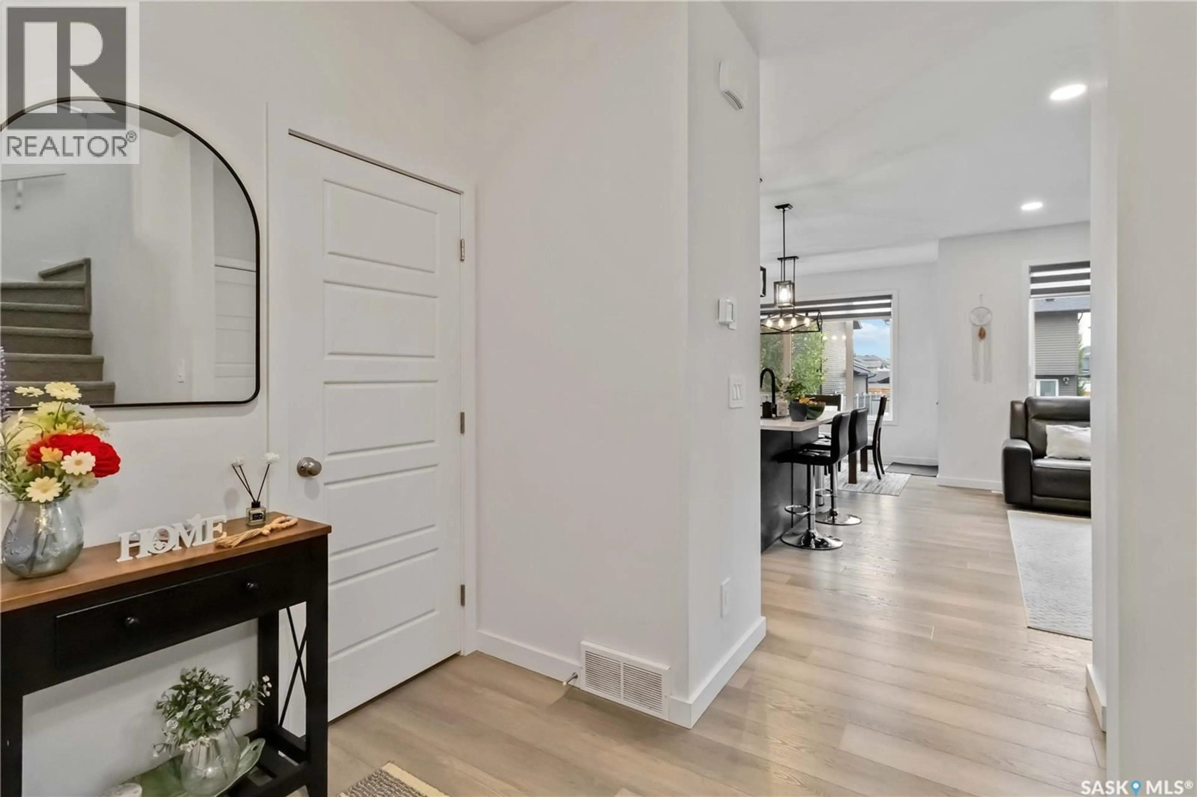 Indoor entryway for 486 MCFAULL CRESCENT, Saskatoon Saskatchewan S7V0T1