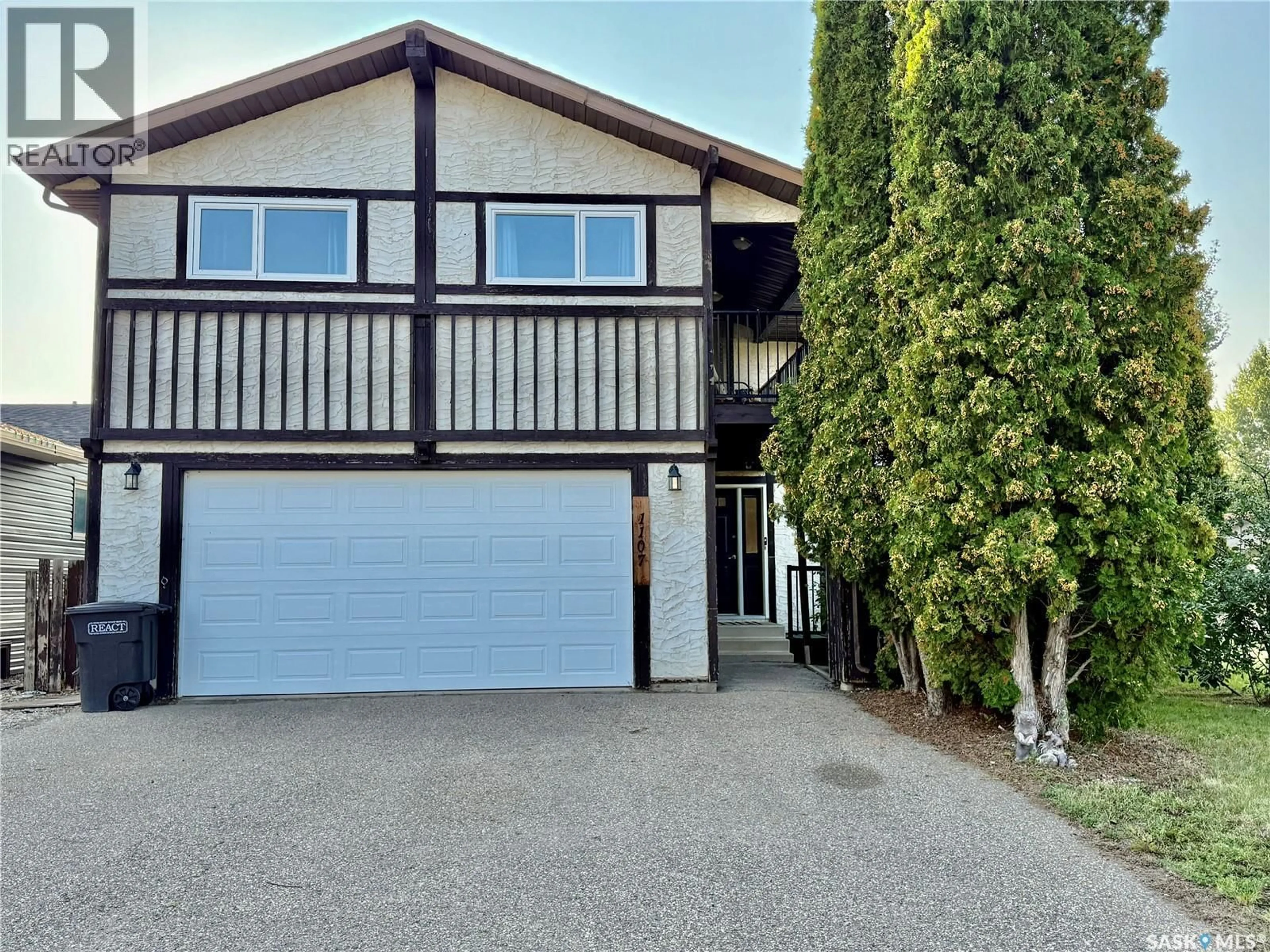 Home with vinyl exterior material, street for 1107 16TH STREET, Humboldt Saskatchewan S0K2A0