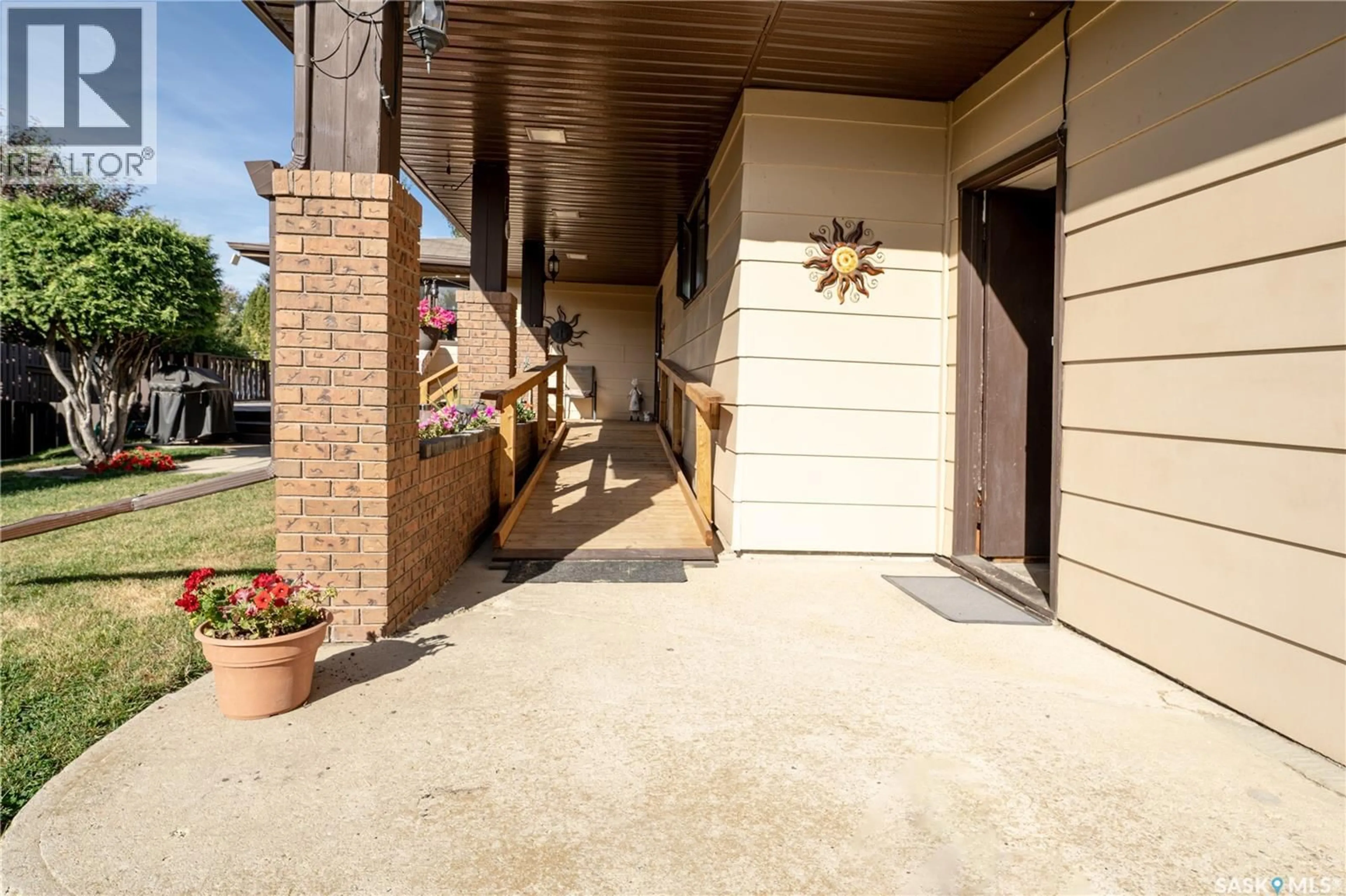 Patio, street for 11231 GARDINER DRIVE, North Battleford Saskatchewan S9A3M5