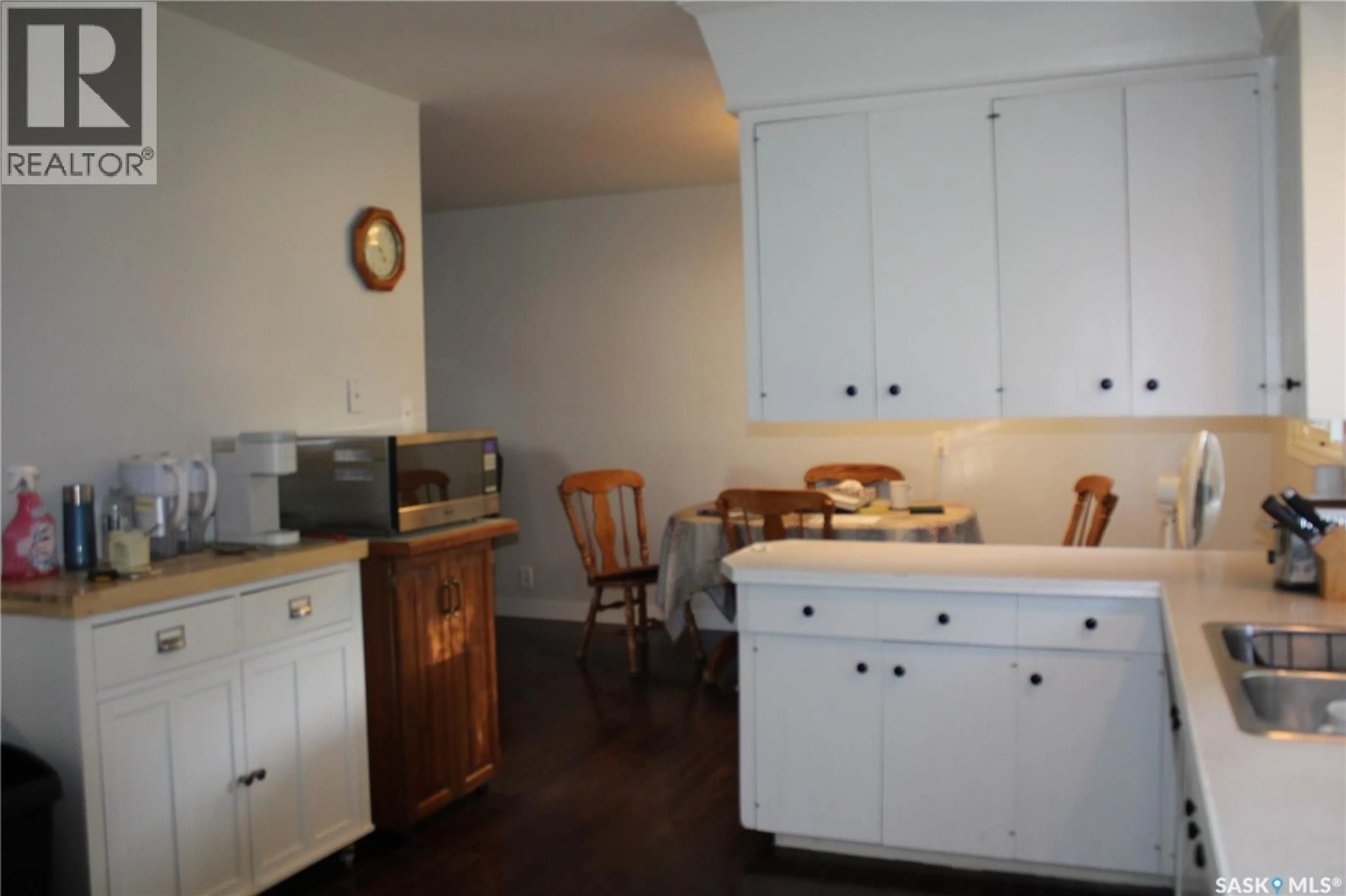 Standard kitchen, unknown for 78 BRADBROOKE DRIVE, Yorkton Saskatchewan S3N3K1