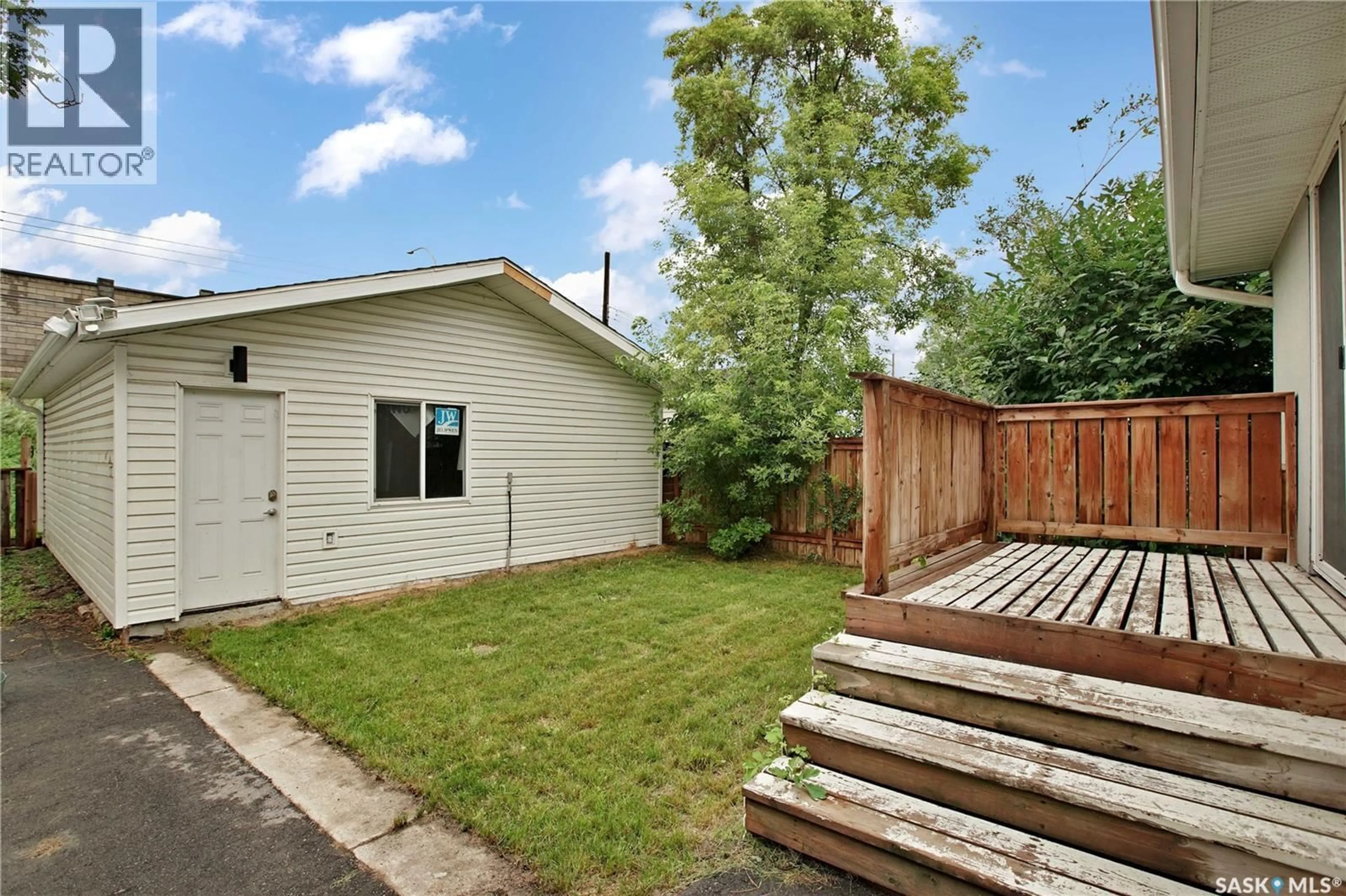 Patio, street for 614 MCPHERSON AVENUE, Saskatoon Saskatchewan S7N0X6