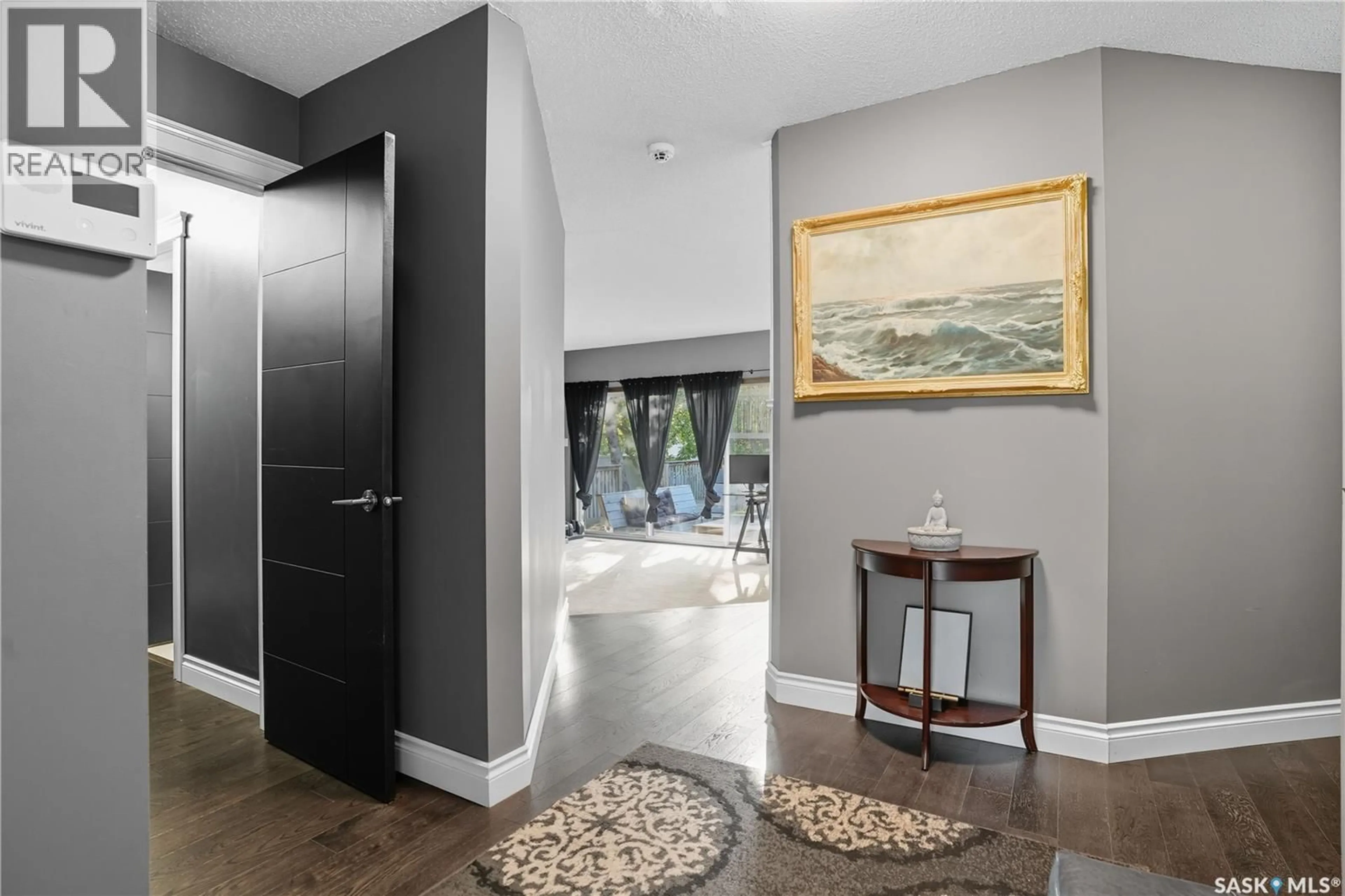 Indoor foyer for 4514 MCTAVISH STREET, Regina Saskatchewan S4S3M8