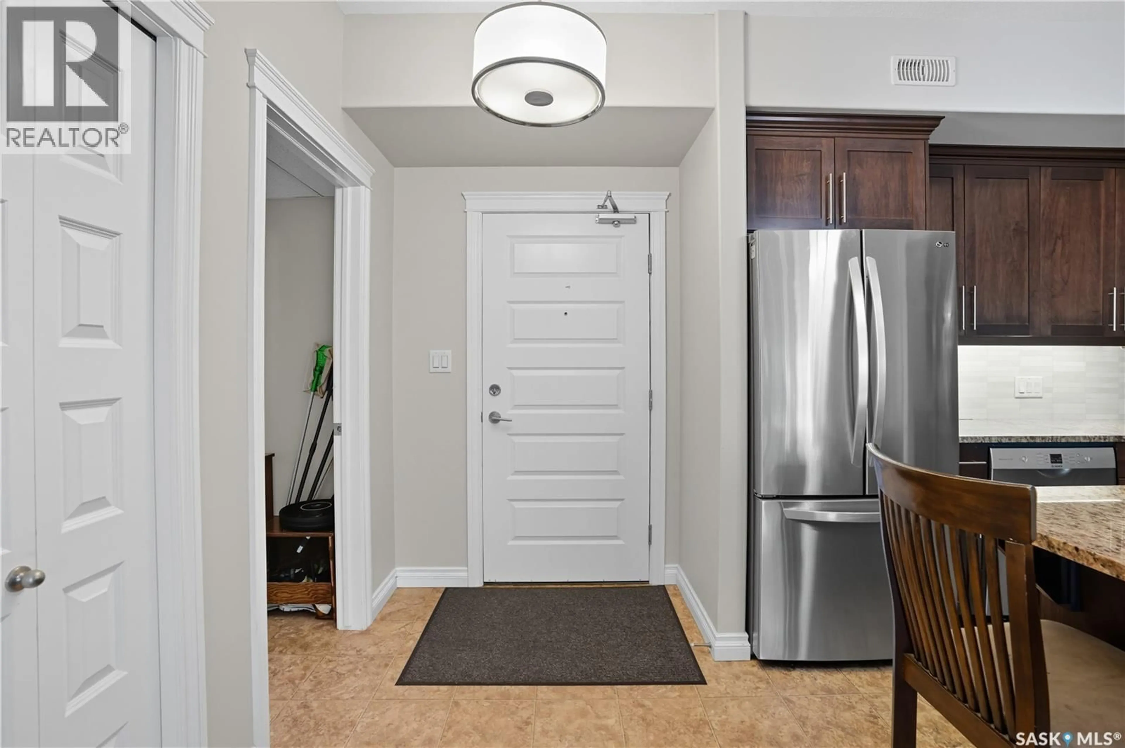 Indoor entryway for 204 419 NELSON ROAD, Saskatoon Saskatchewan S7S1P2