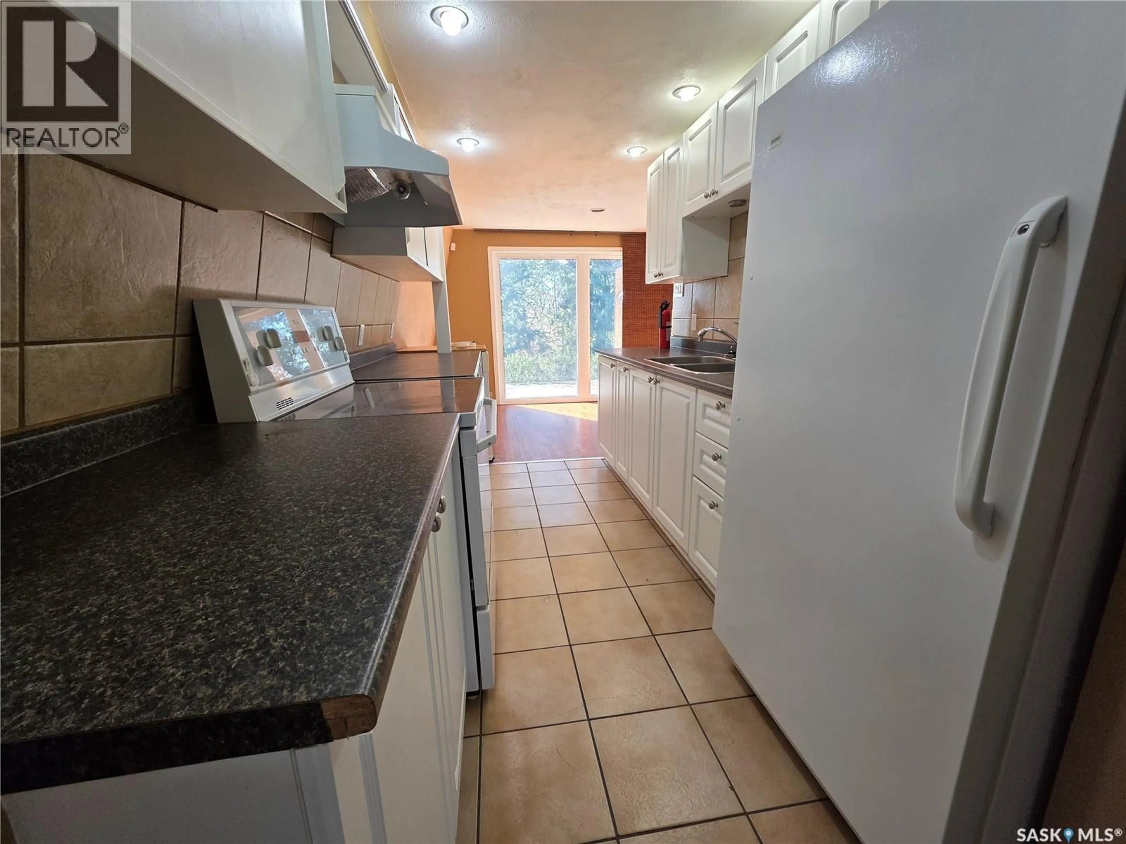 Standard kitchen, unknown for 315 WILLOUGHBY STREET, Herbert Saskatchewan S0H2A0