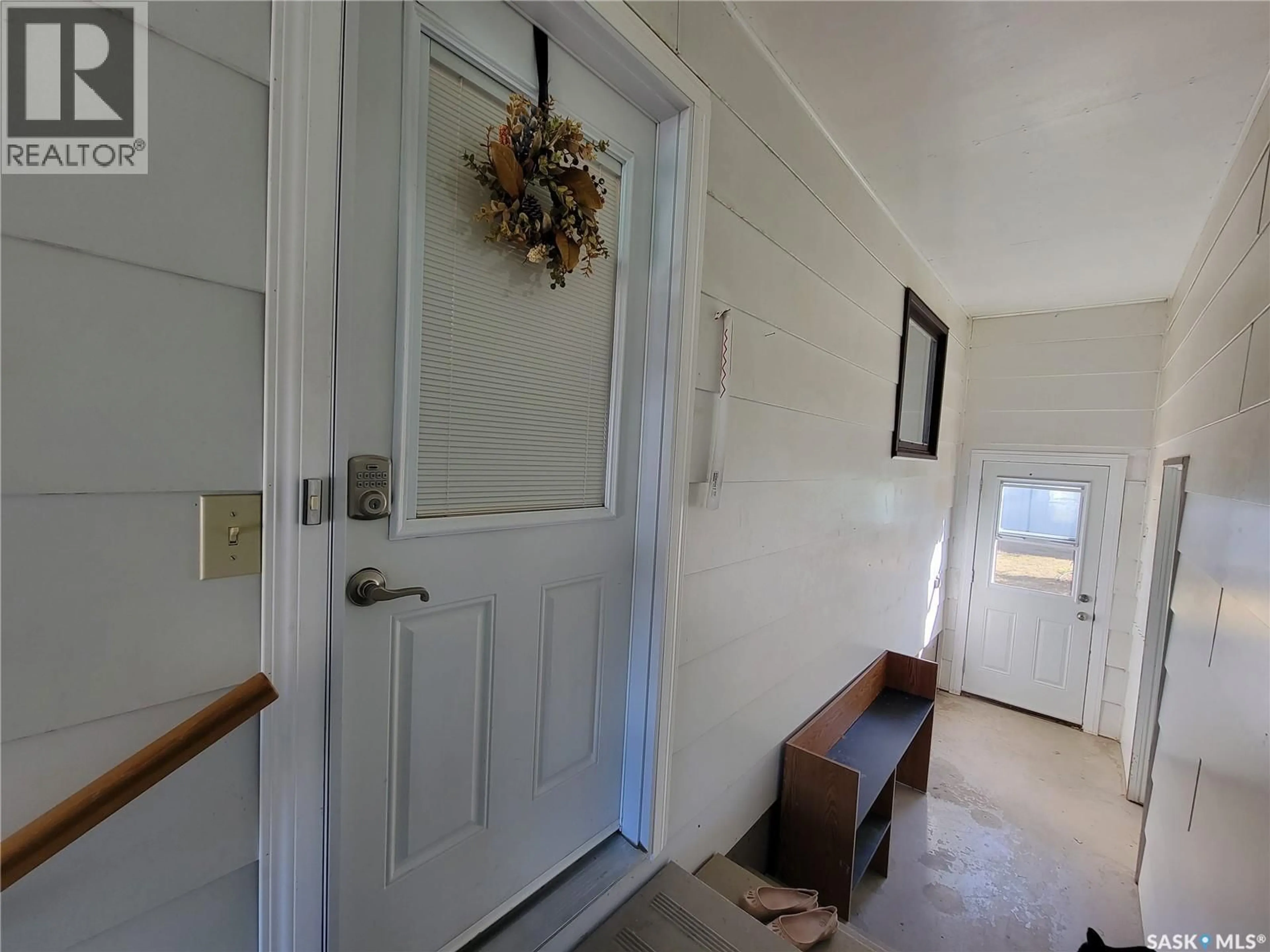 Indoor entryway for 5011 TRIBUNE STREET, Macklin Saskatchewan S0L2C0