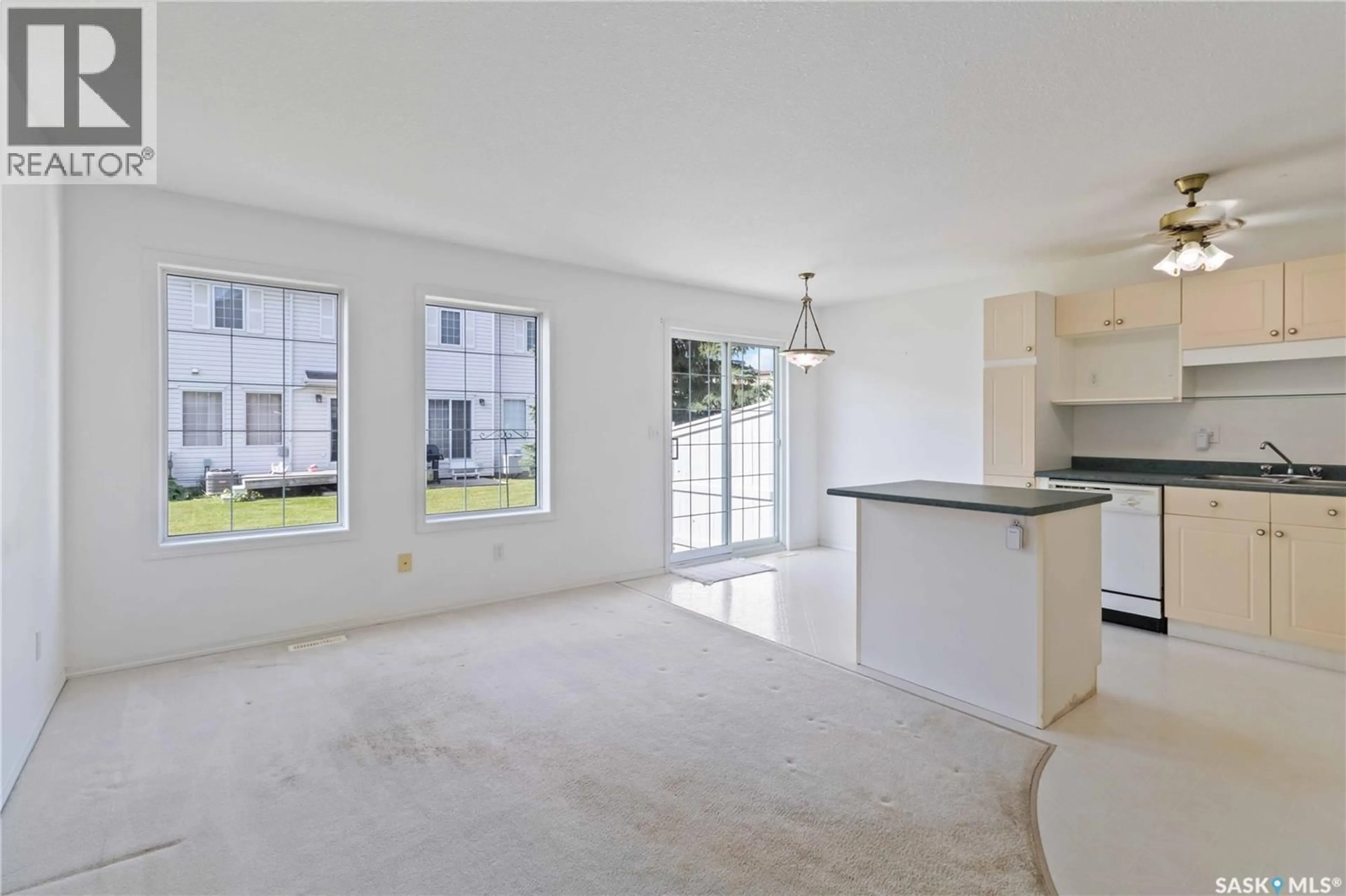 Open concept kitchen, unknown for 65 110 KEEVIL CRESCENT, Saskatoon Saskatchewan S7N4N8