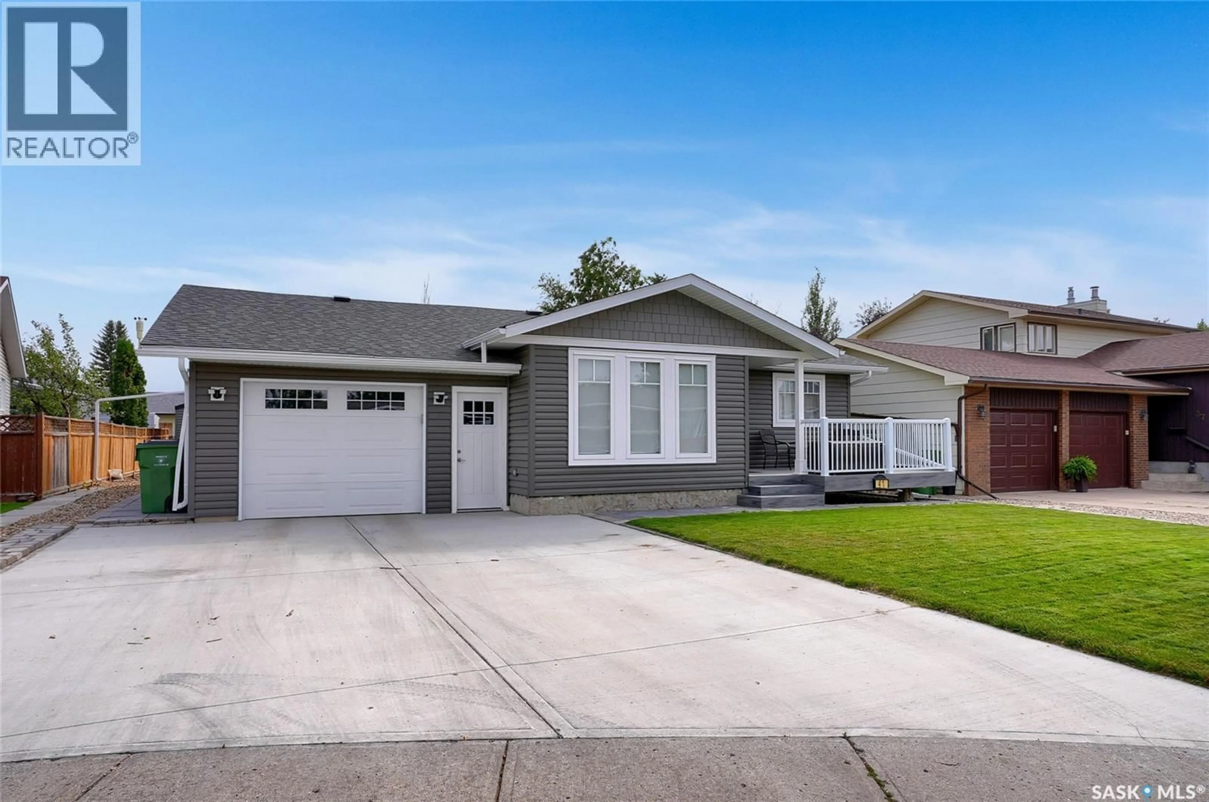 Home with vinyl exterior material, street for 41 EDELWEISS CRESCENT, Moose Jaw Saskatchewan S6J1E4