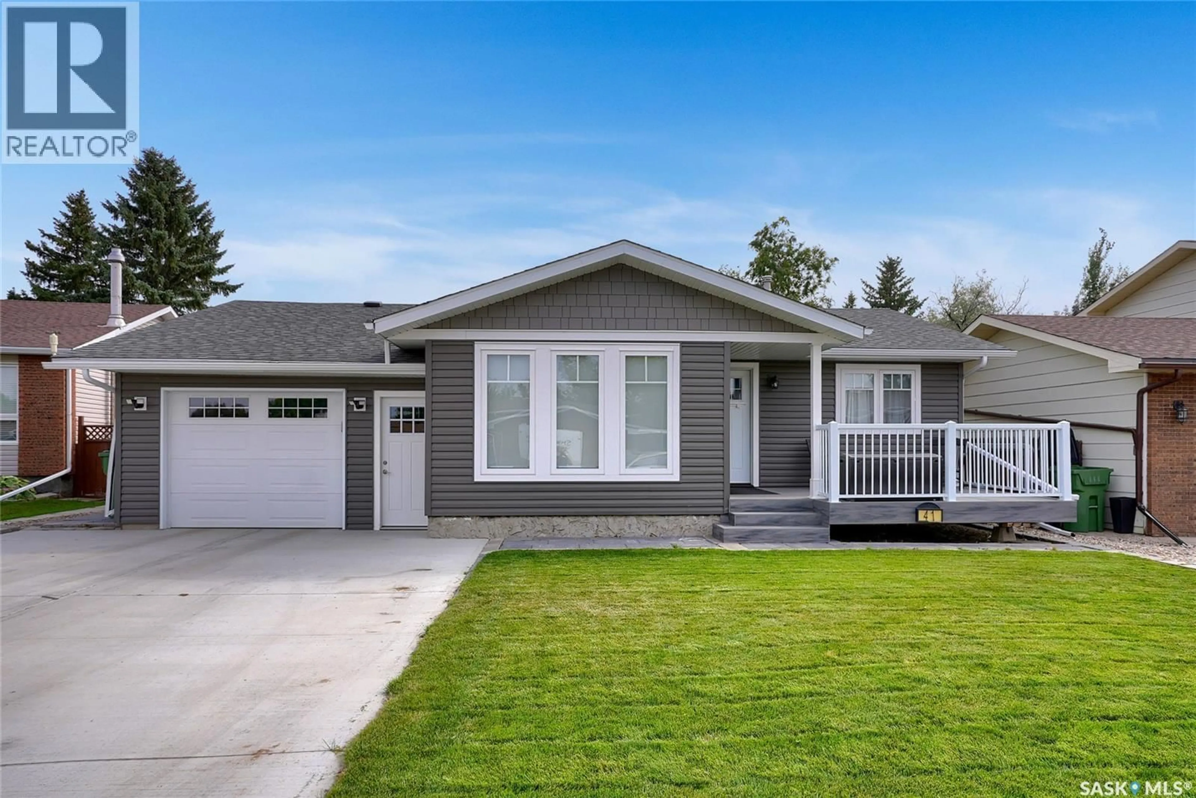 Home with vinyl exterior material, street for 41 EDELWEISS CRESCENT, Moose Jaw Saskatchewan S6J1E4