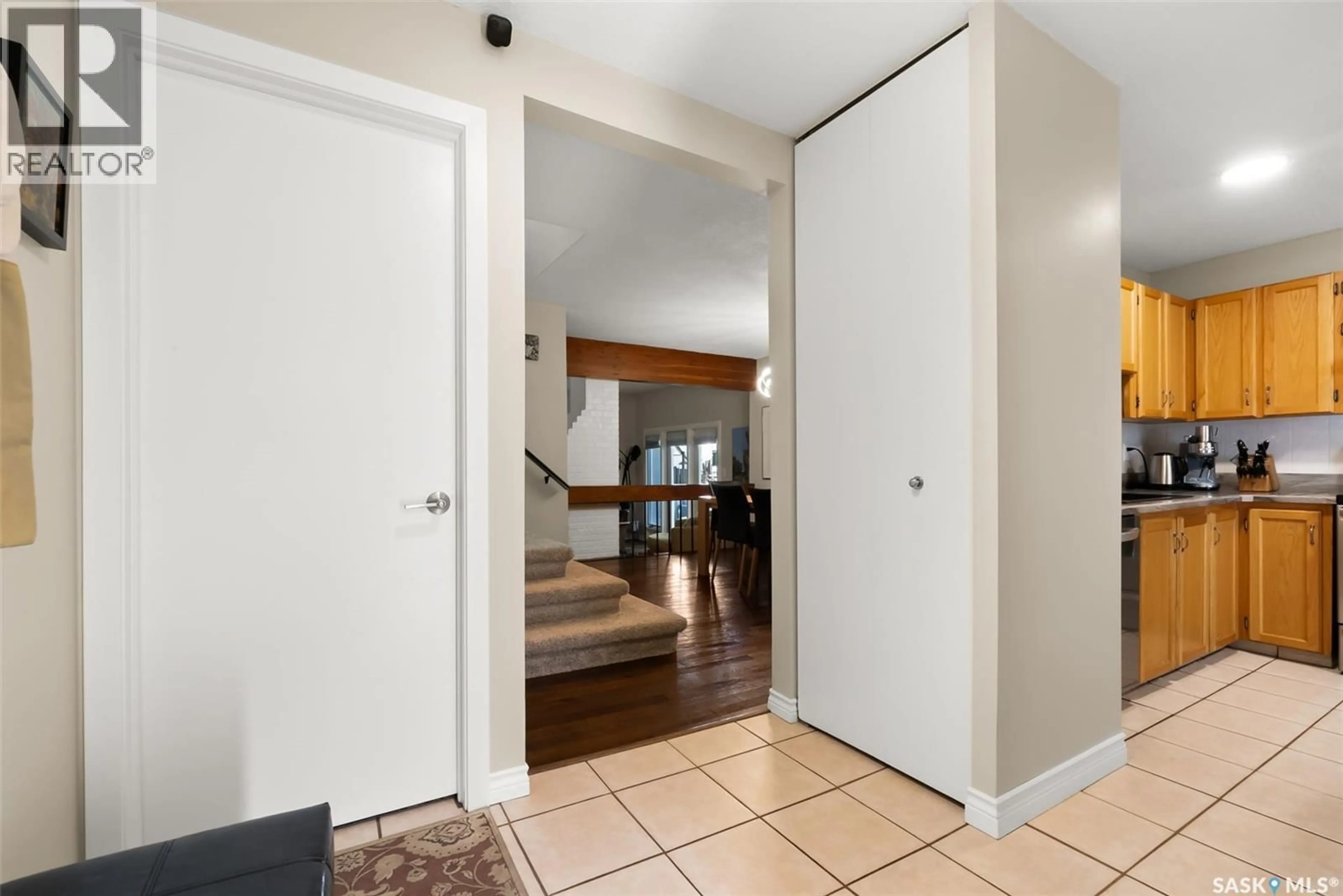 Indoor entryway for 1504 JUBILEE AVENUE, Regina Saskatchewan S4S3T3