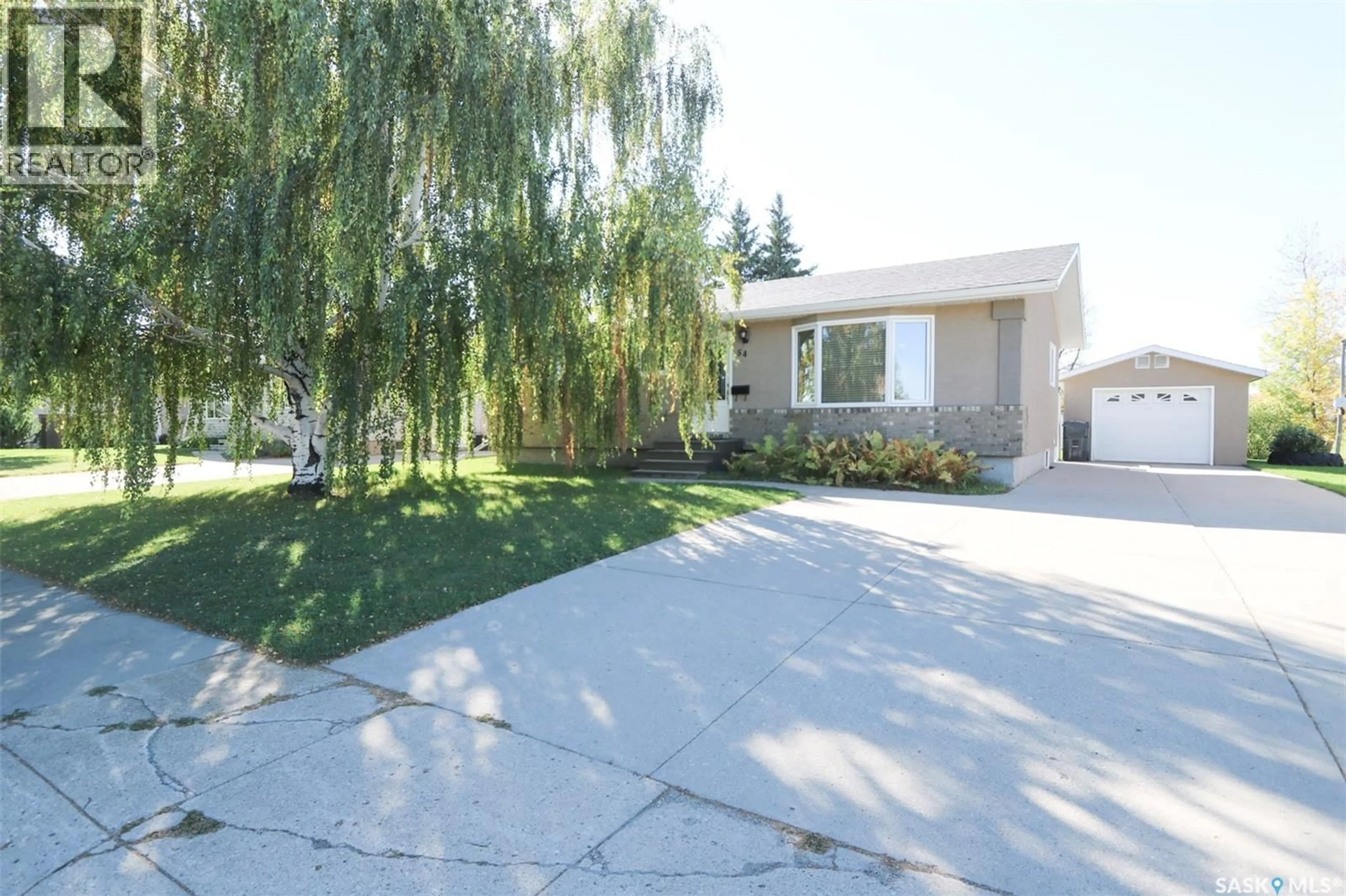 Patio, street for 54 MACKENZIE DRIVE, Yorkton Saskatchewan S3N3H5