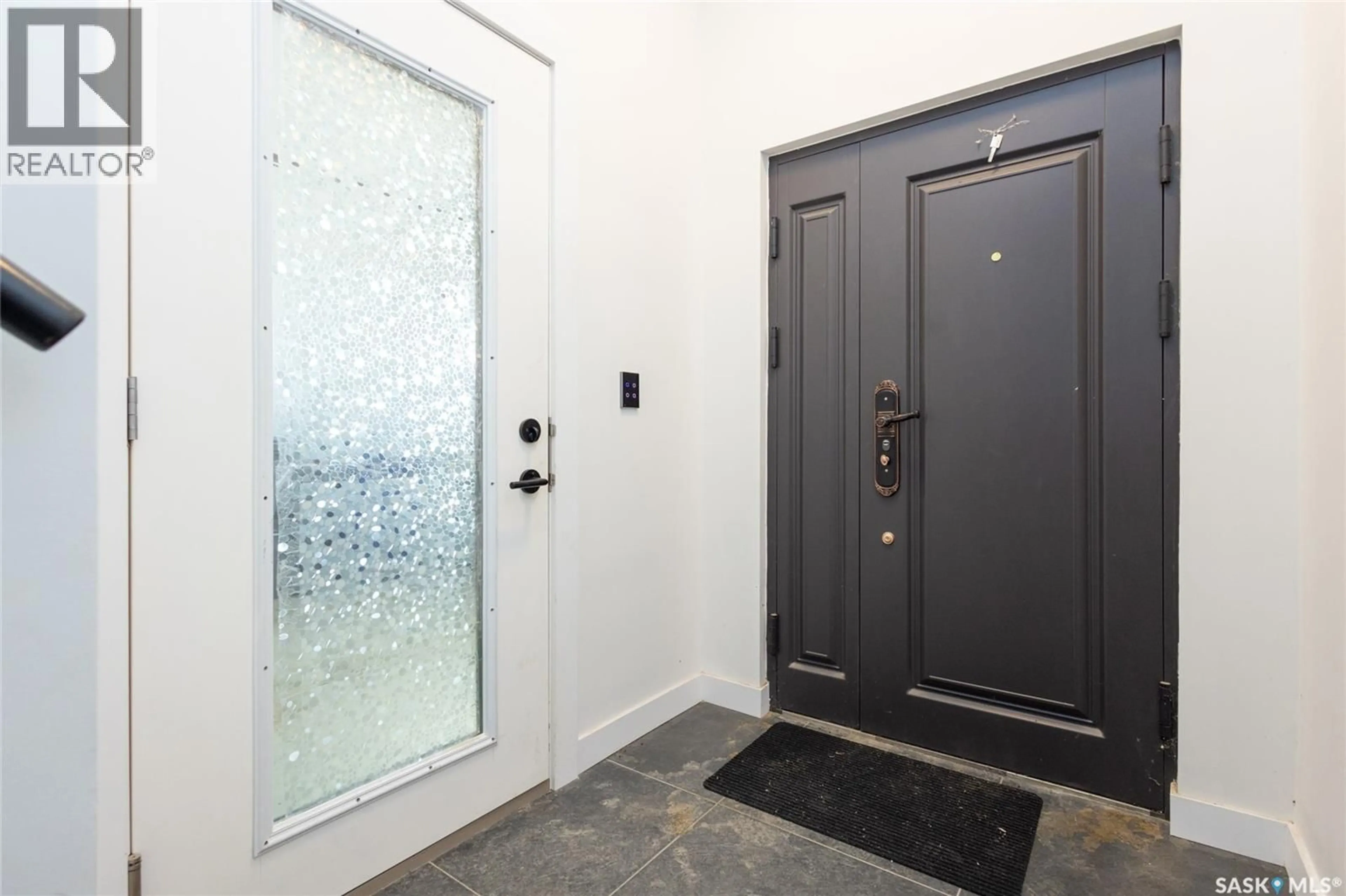 Indoor entryway for 3 298 PRAIRIE DAWN DRIVE, Dundurn Saskatchewan S0K1K1