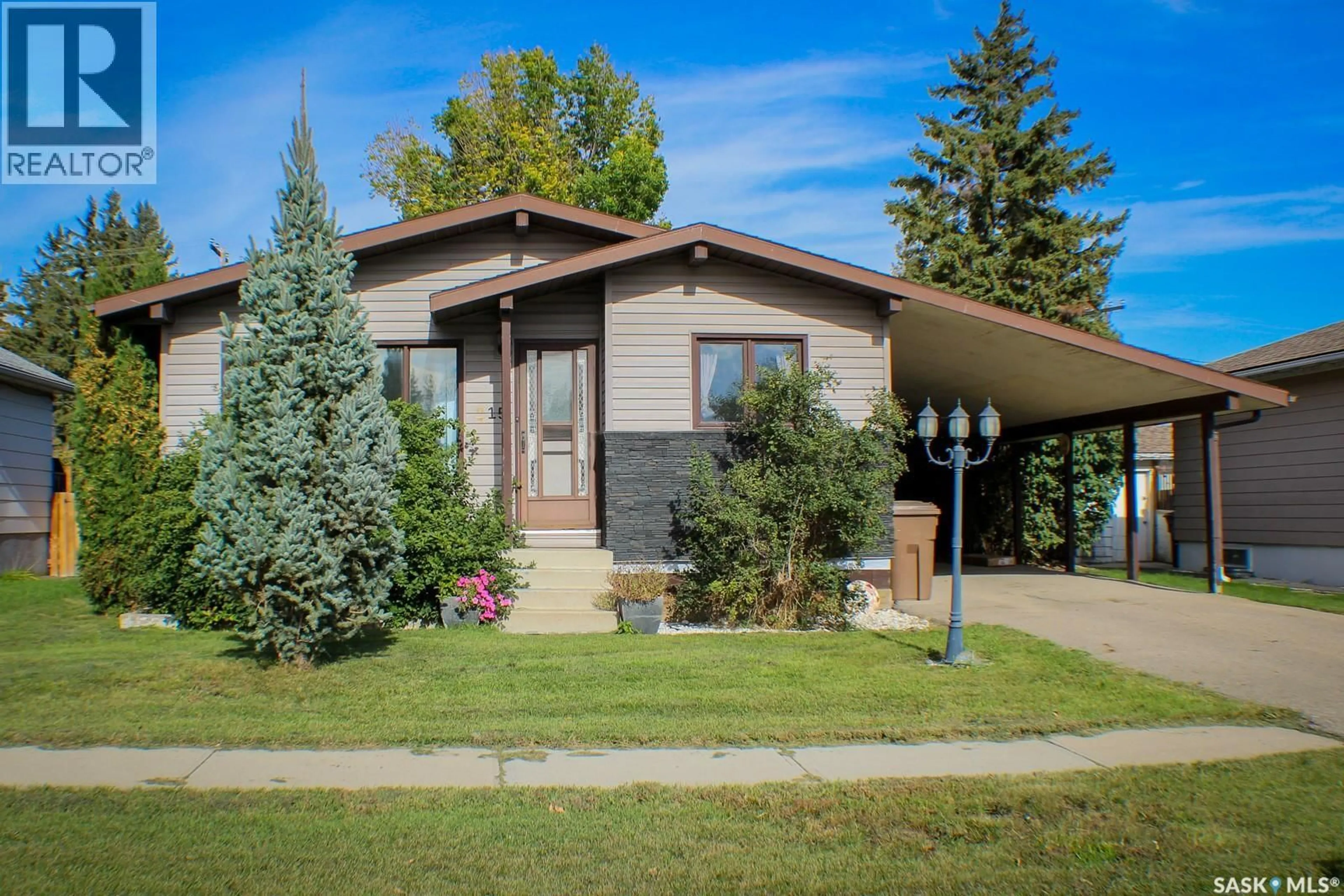 Home with vinyl exterior material, street for 315 KINISTINO AVENUE, Kinistino Saskatchewan S0J1H0