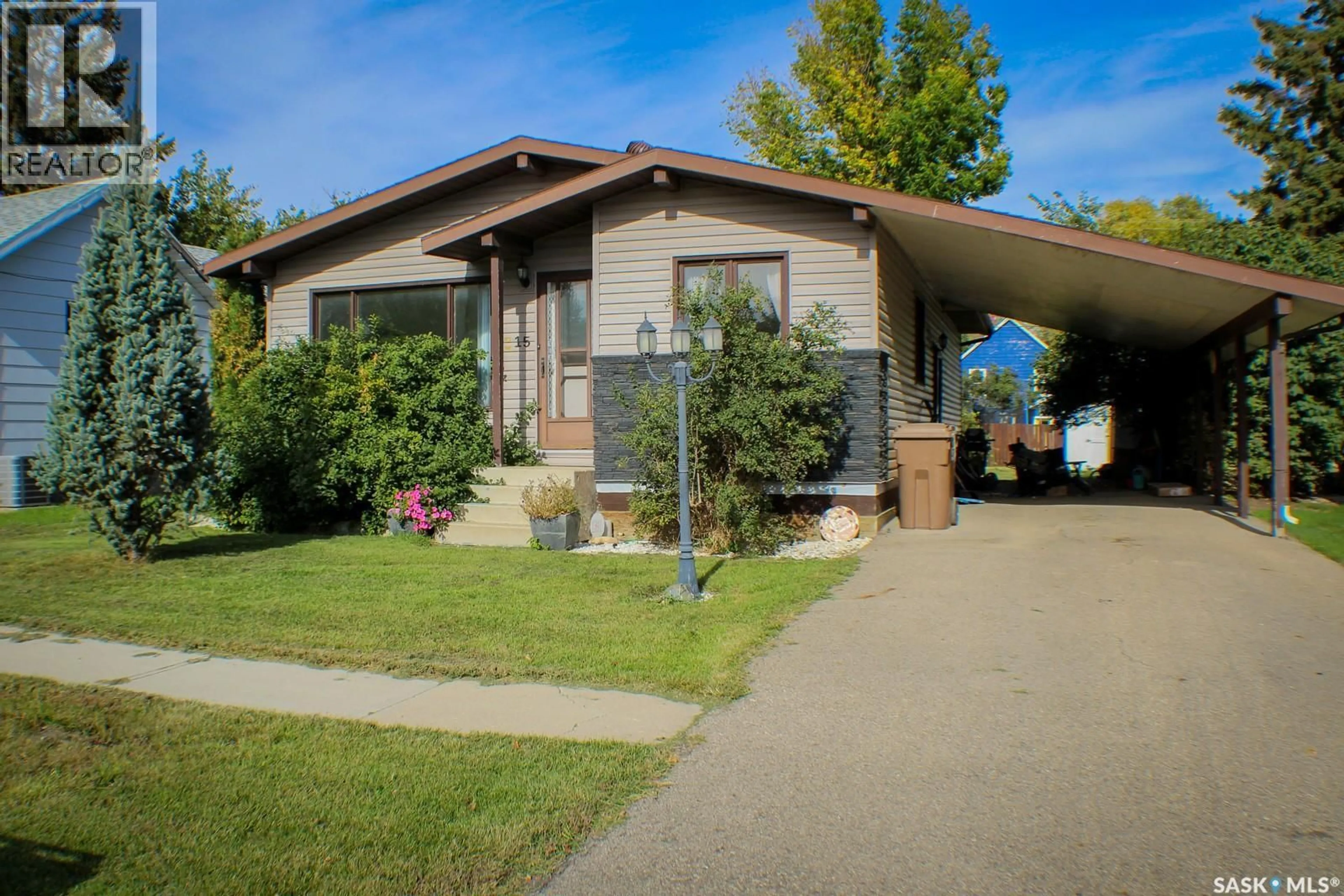 Home with vinyl exterior material, street for 315 KINISTINO AVENUE, Kinistino Saskatchewan S0J1H0