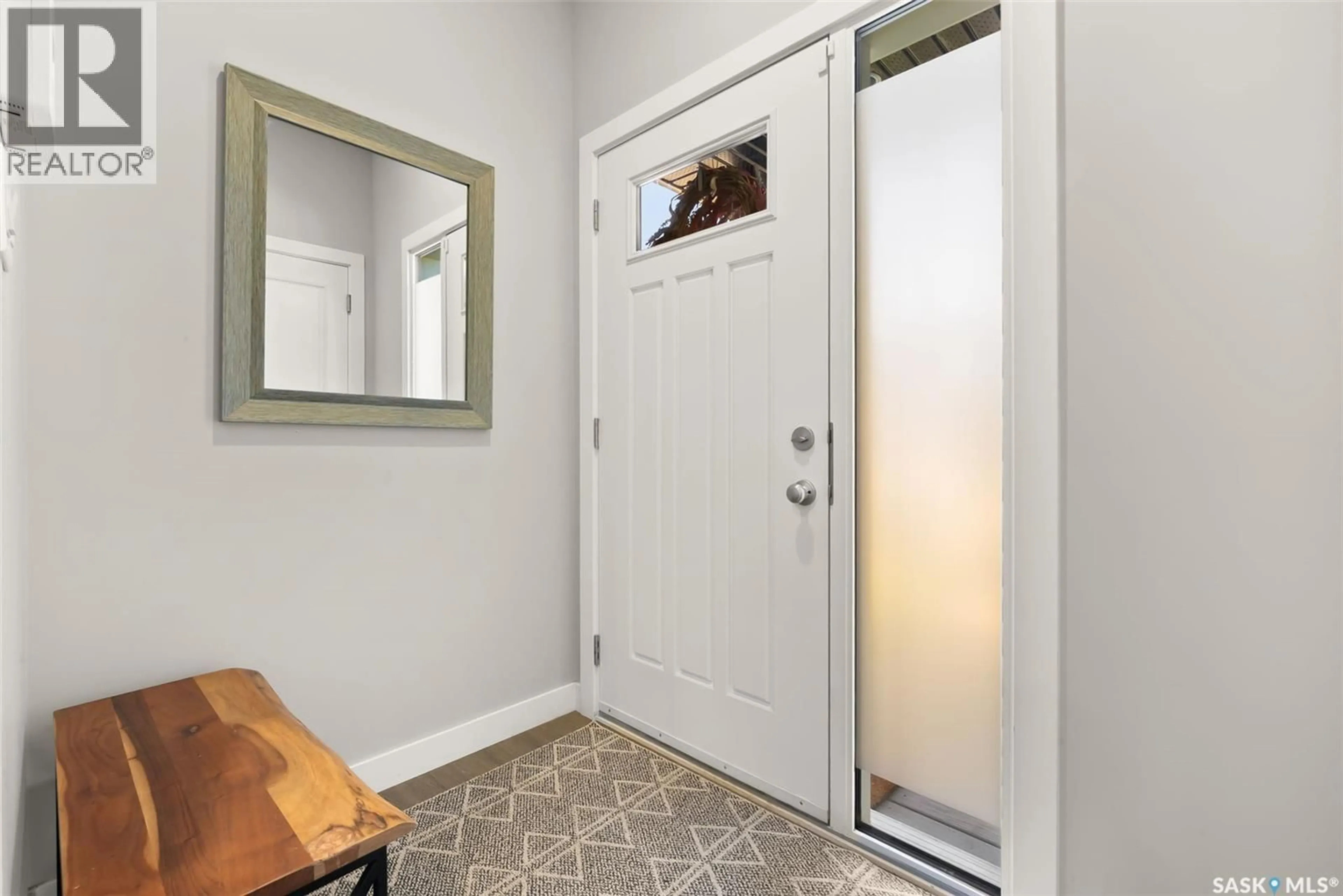 Indoor entryway for 44 5301 BEACON DRIVE, Regina Saskatchewan S4W0R6