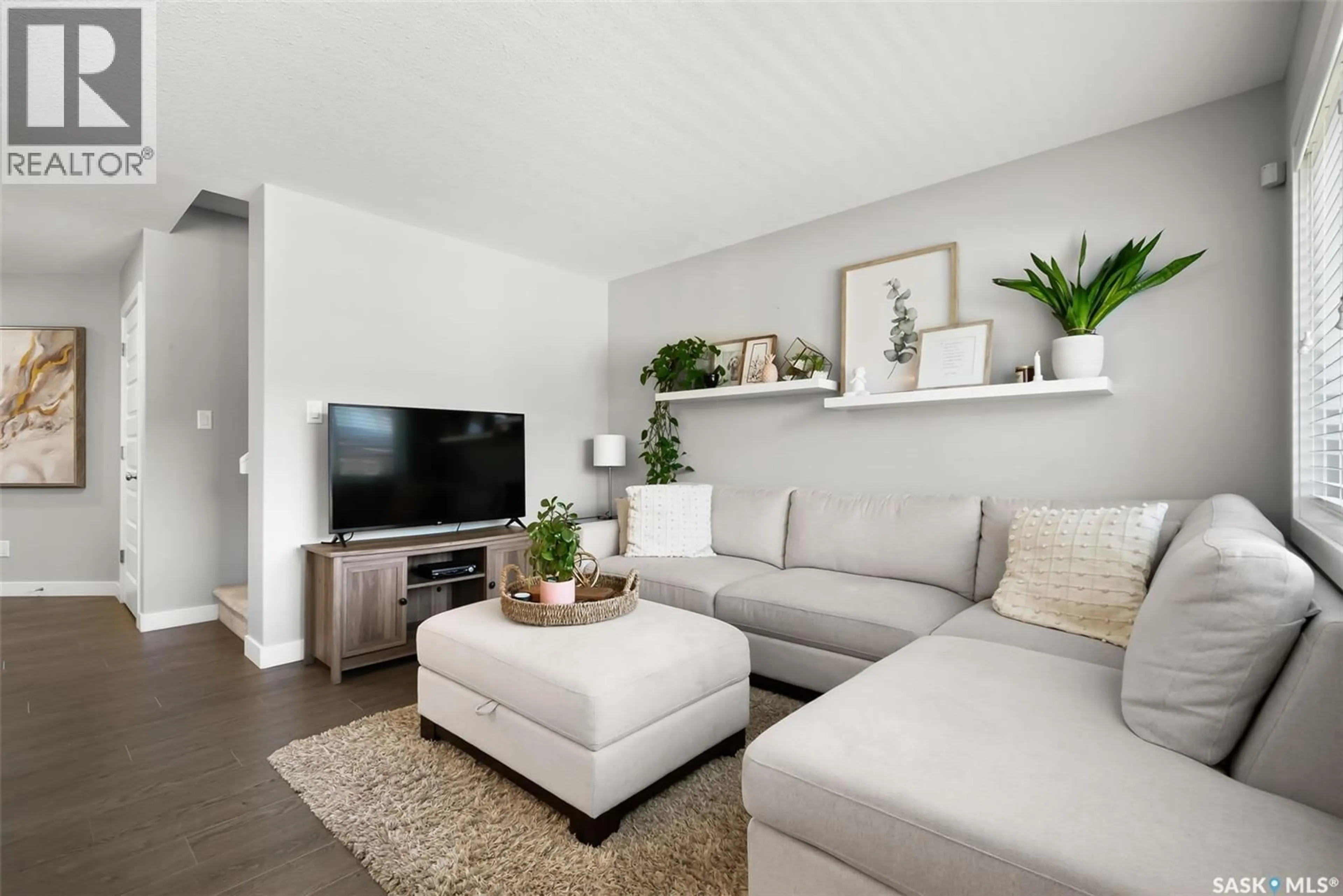 Living room with furniture, unknown for 44 5301 BEACON DRIVE, Regina Saskatchewan S4W0R6