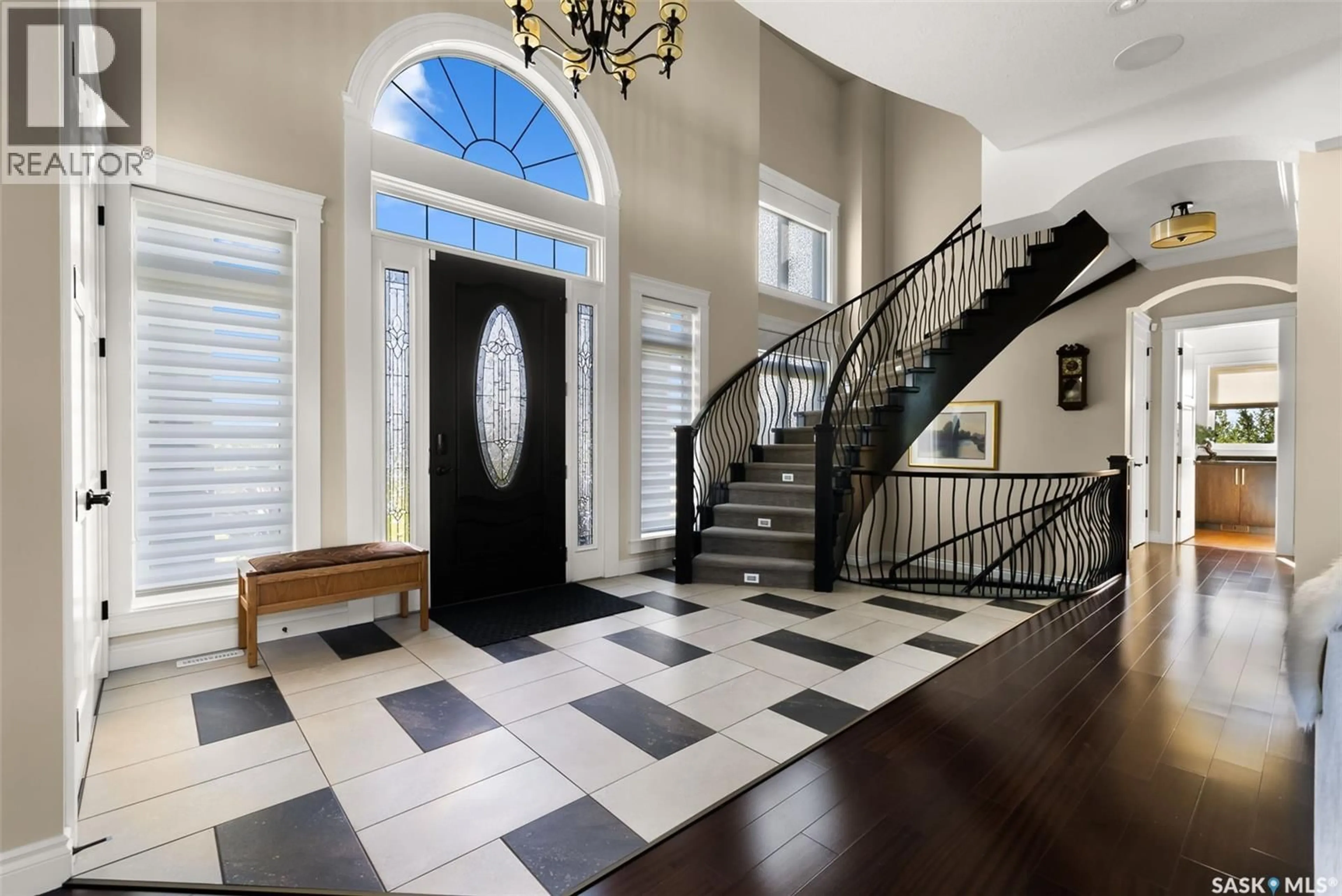 Indoor foyer for 123 SLATER CRESCENT, Pilot Butte Saskatchewan S0G3Z0