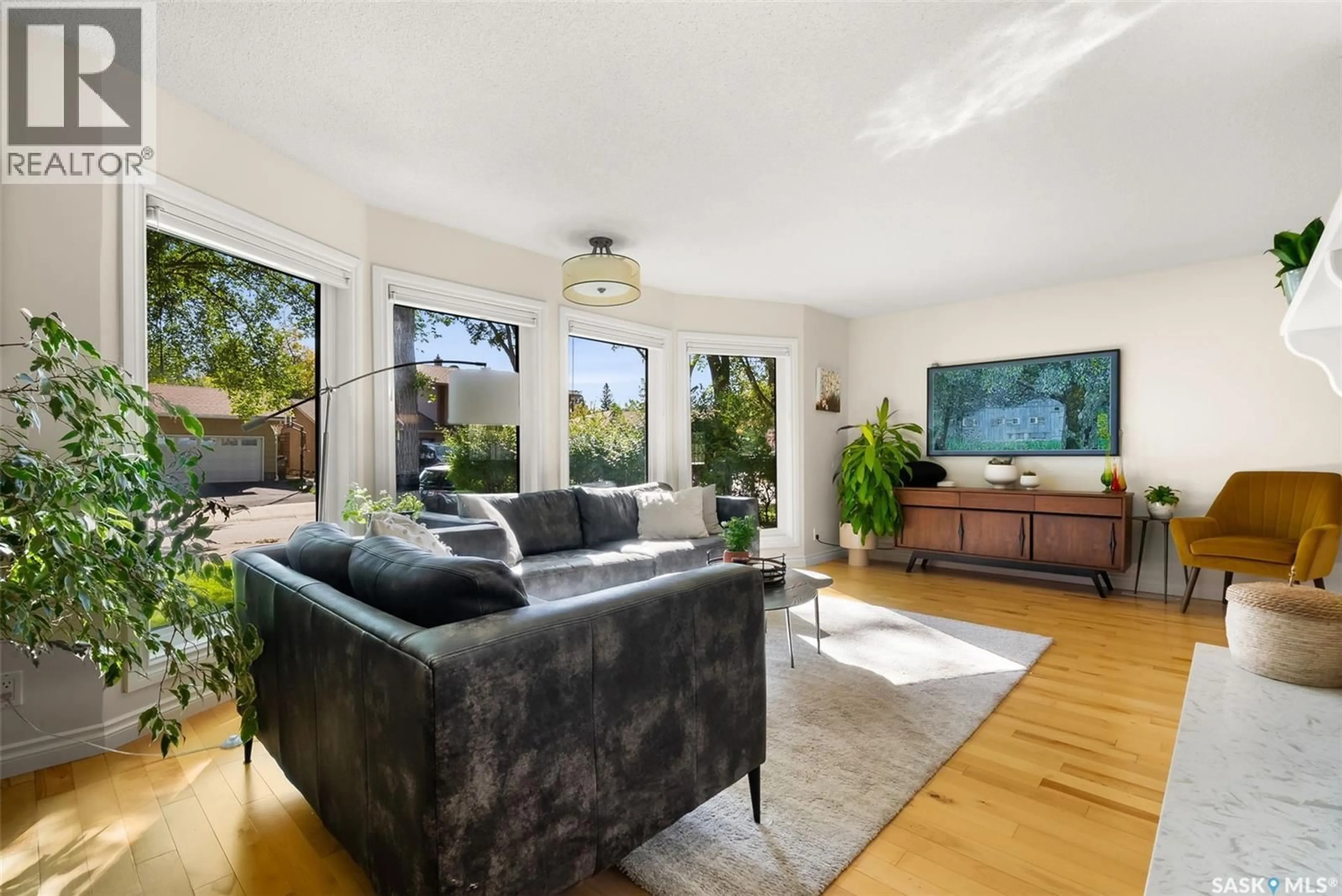 Living room with furniture, unknown for 1422 UHRICH AVENUE, Regina Saskatchewan S4S3R7