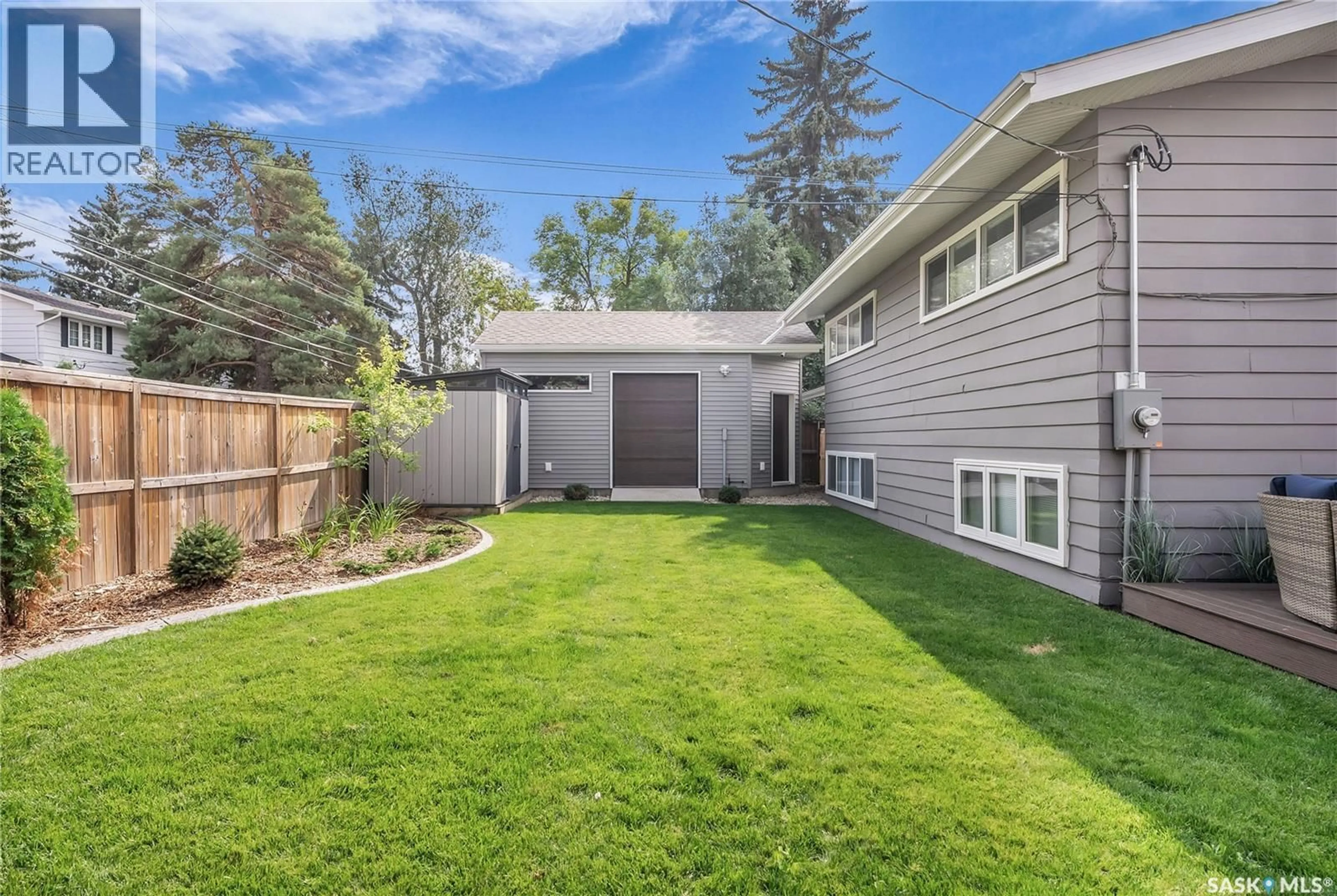 Patio, street for 30 SIMPSON CRESCENT, Saskatoon Saskatchewan S7H3C6
