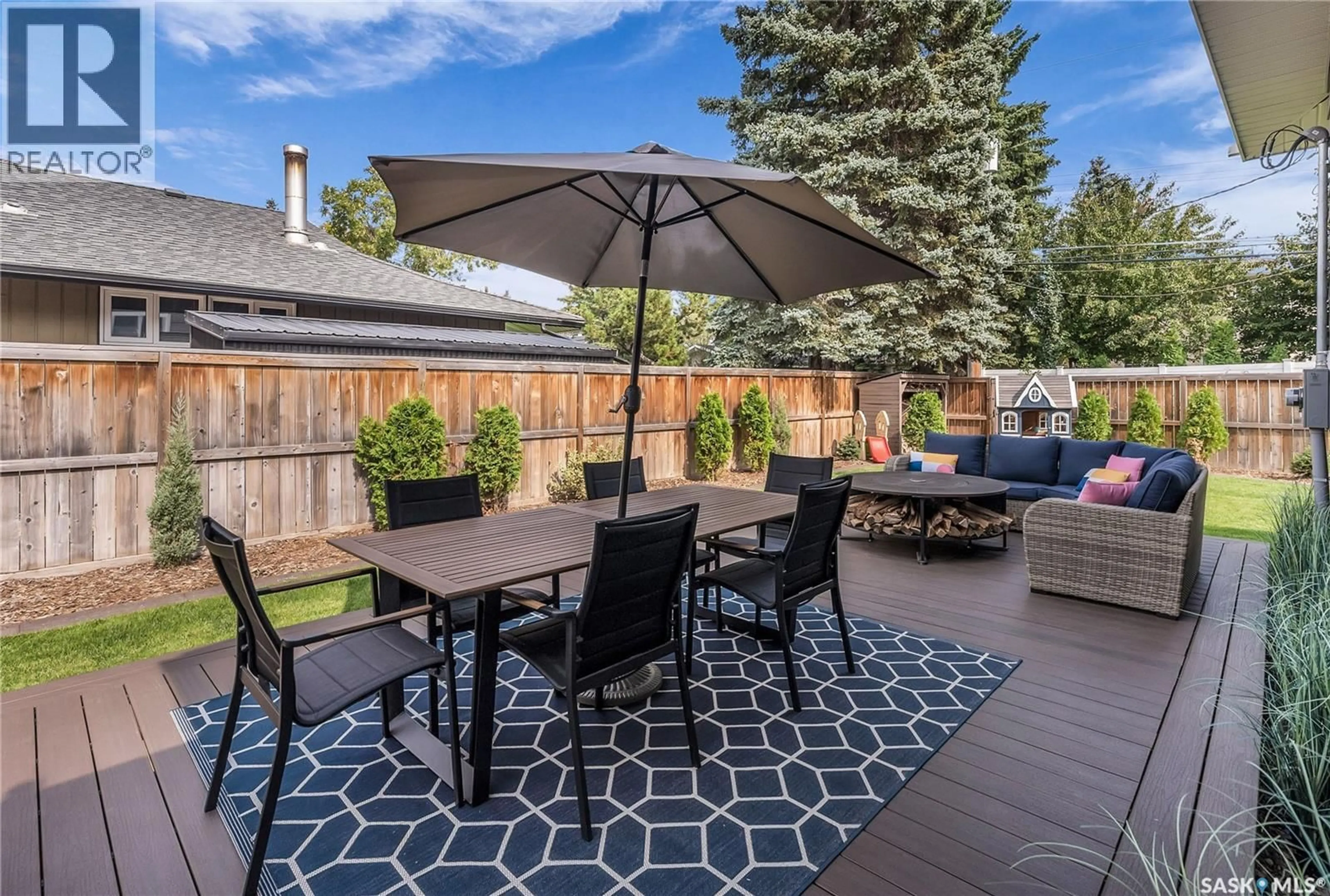 Patio, street for 30 SIMPSON CRESCENT, Saskatoon Saskatchewan S7H3C6