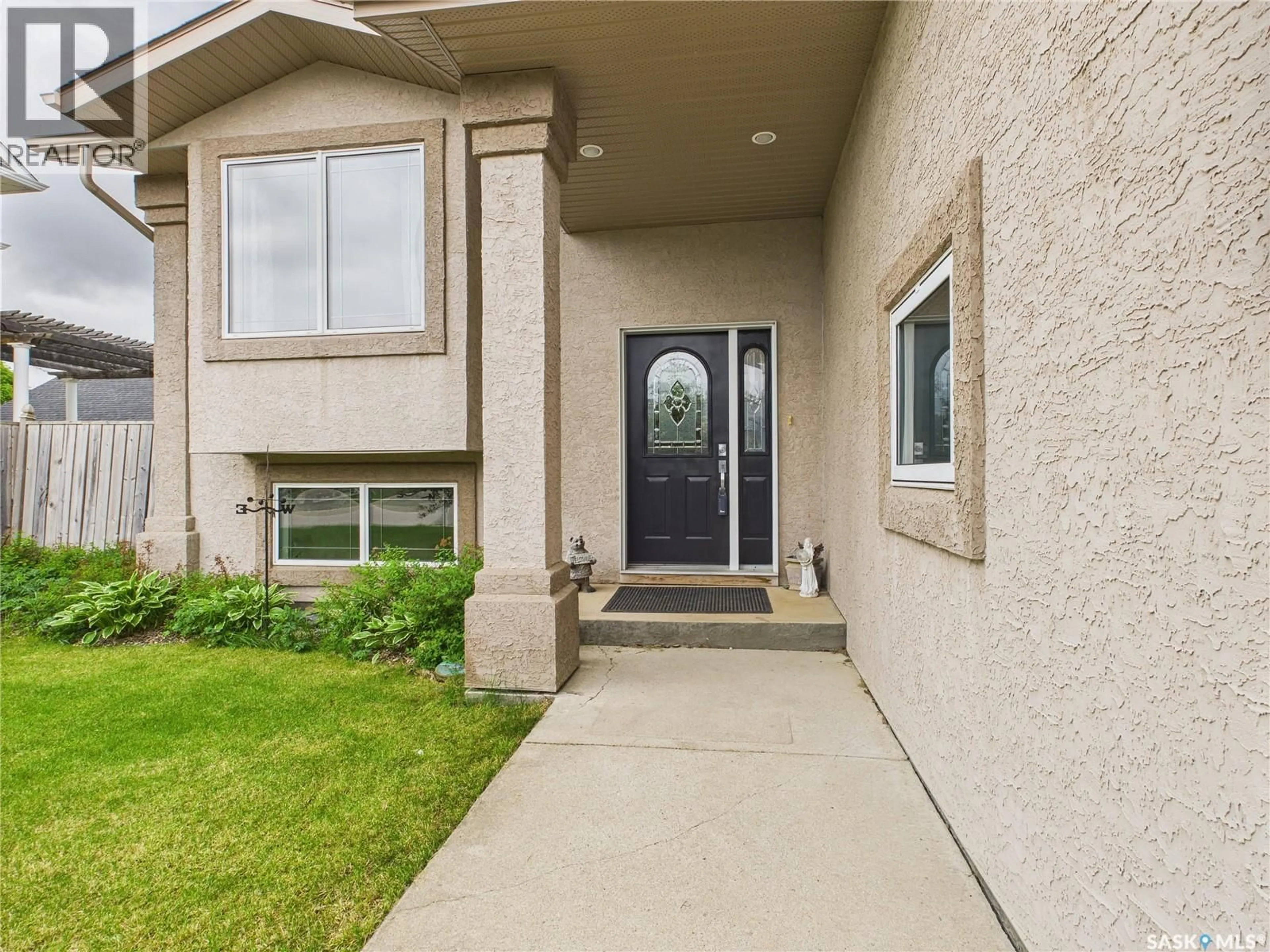 Indoor entryway for 615 CASEY ROAD, Prince Albert Saskatchewan S6V8C9