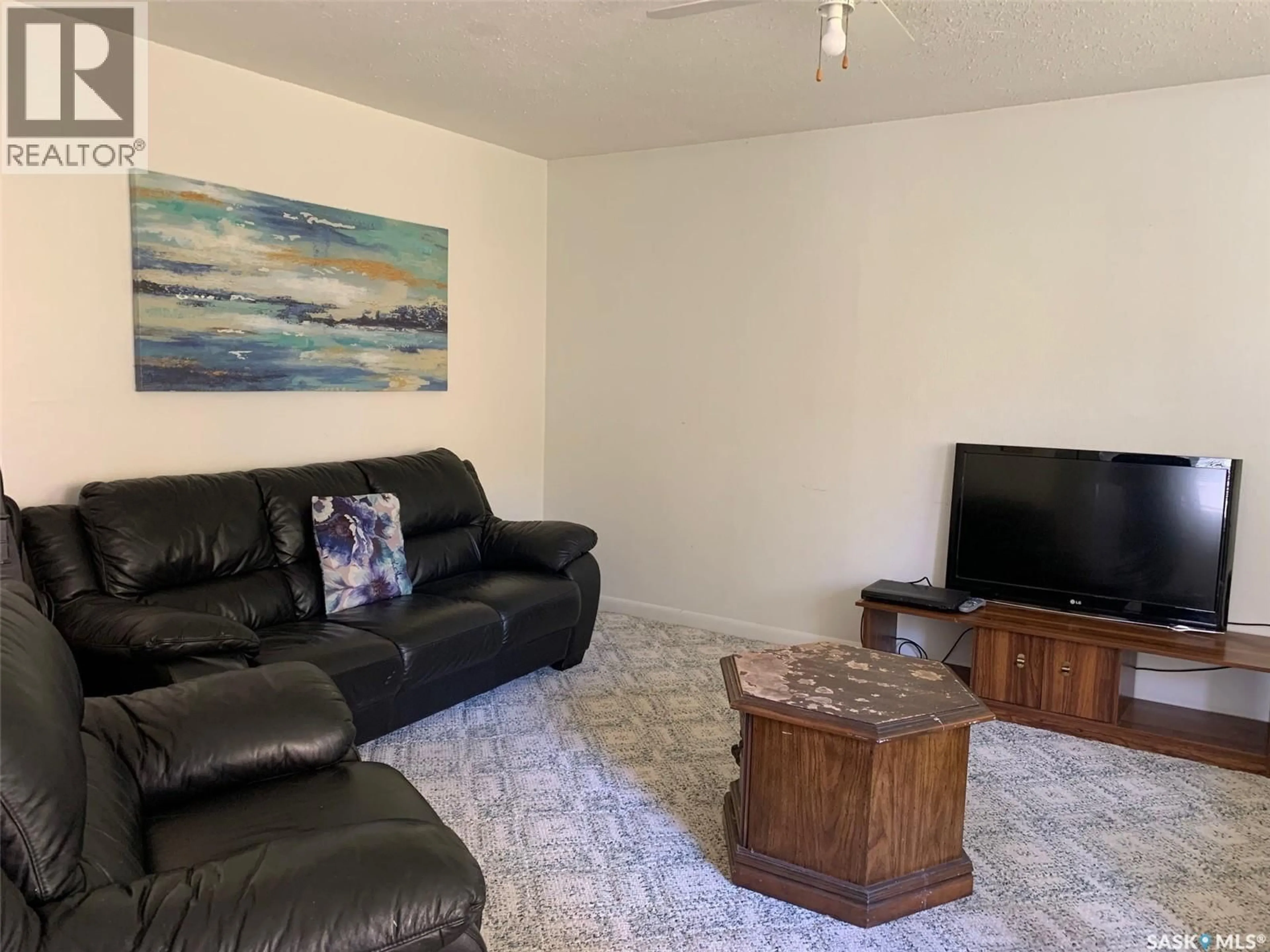 Living room with furniture, unknown for 191 5TH STREET, Shaunavon Saskatchewan S0N2M0