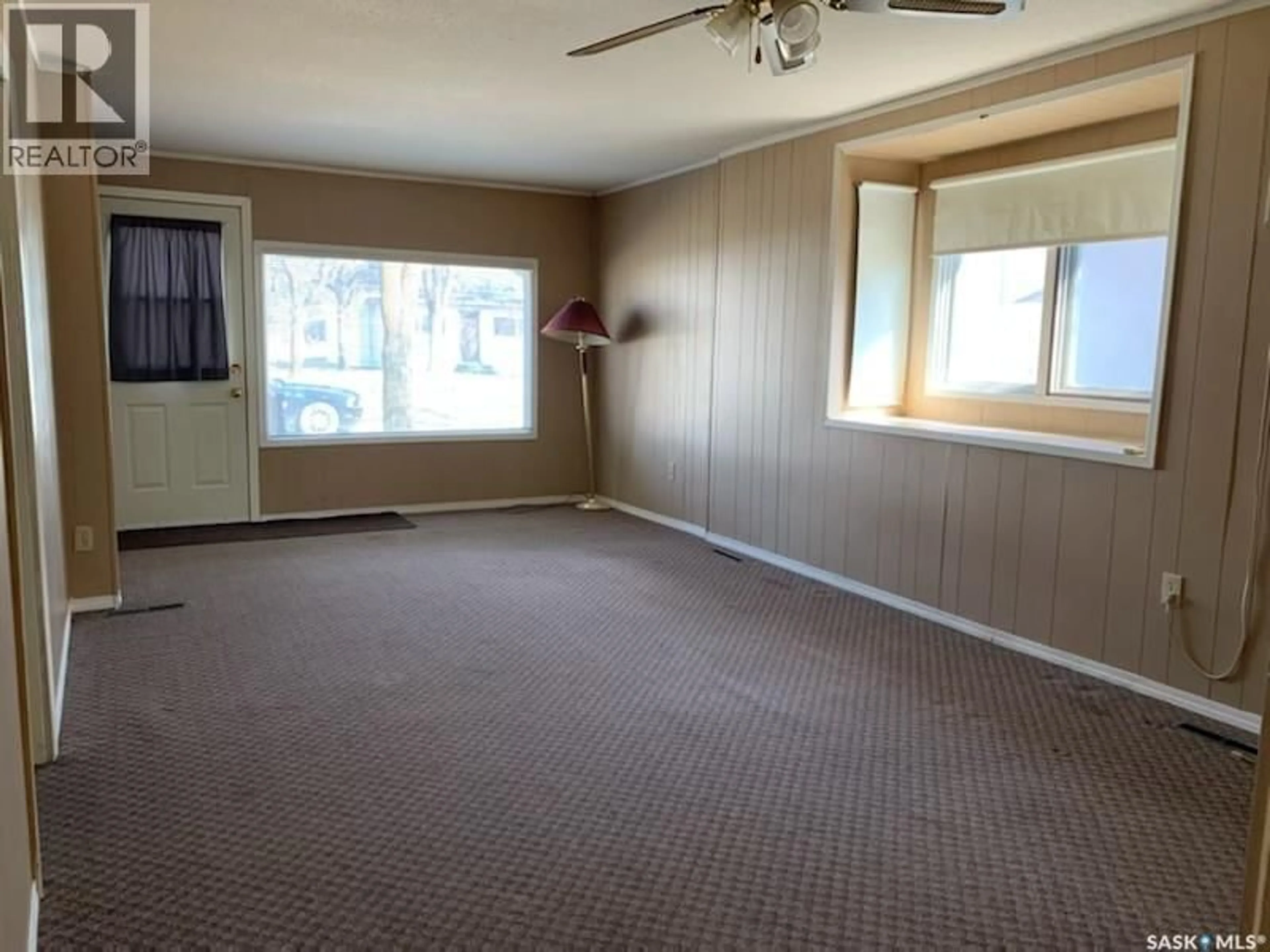 A pic of a room for 355 3RD STREET, Shaunavon Saskatchewan S0N2M0