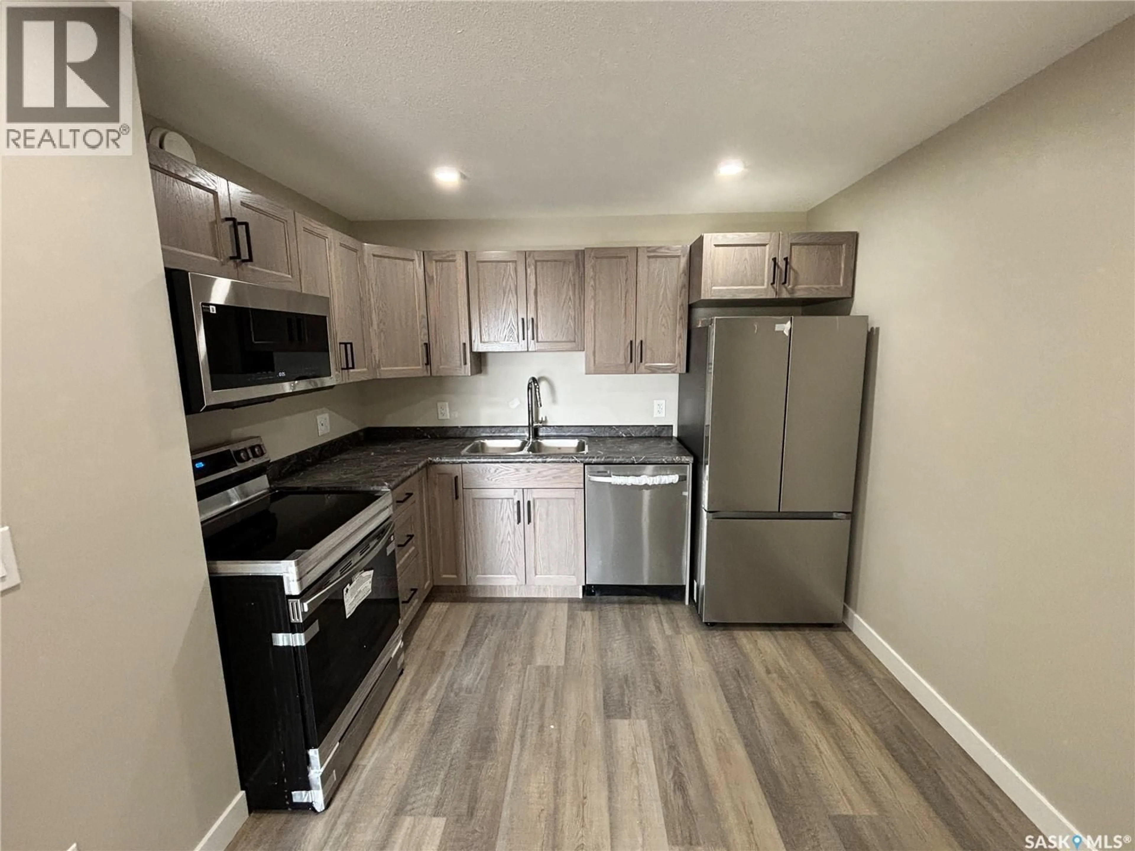 Standard kitchen, unknown for 607 - 305 10TH STREET, Humboldt Saskatchewan S0K2A0