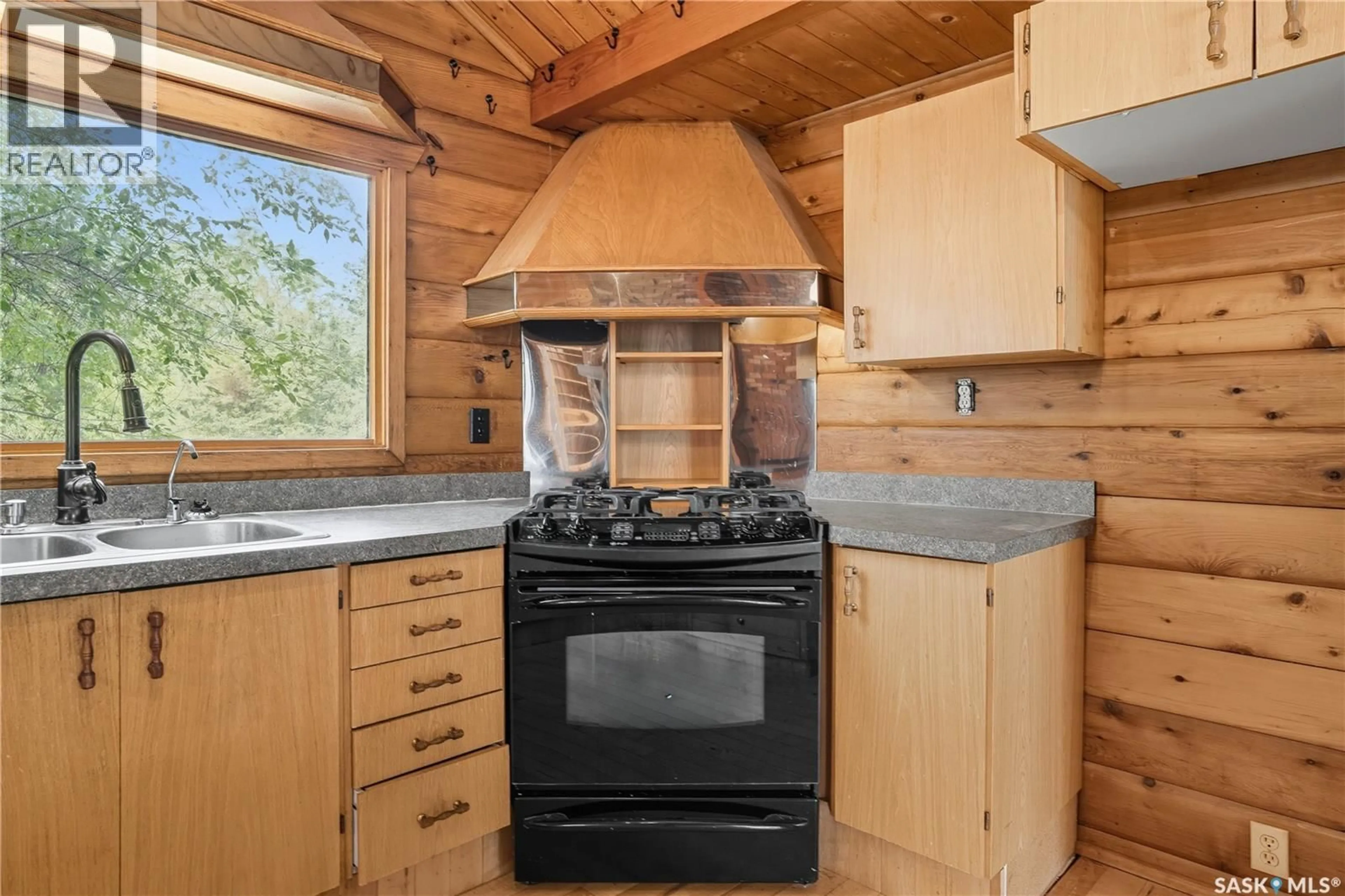 Standard kitchen, unknown for REED ACREAGE, Edenwold Rm No.158 Saskatchewan S4L5B1