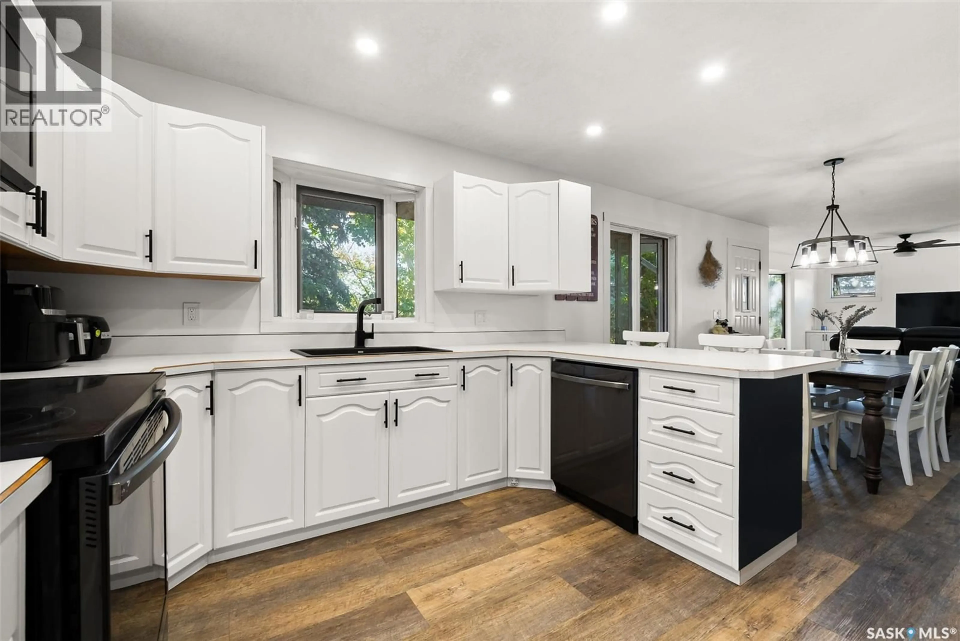 Open concept kitchen, unknown for JOHANNSEN ACREAGE, Bratt's Lake Rm No. 129 Saskatchewan S0G5E0