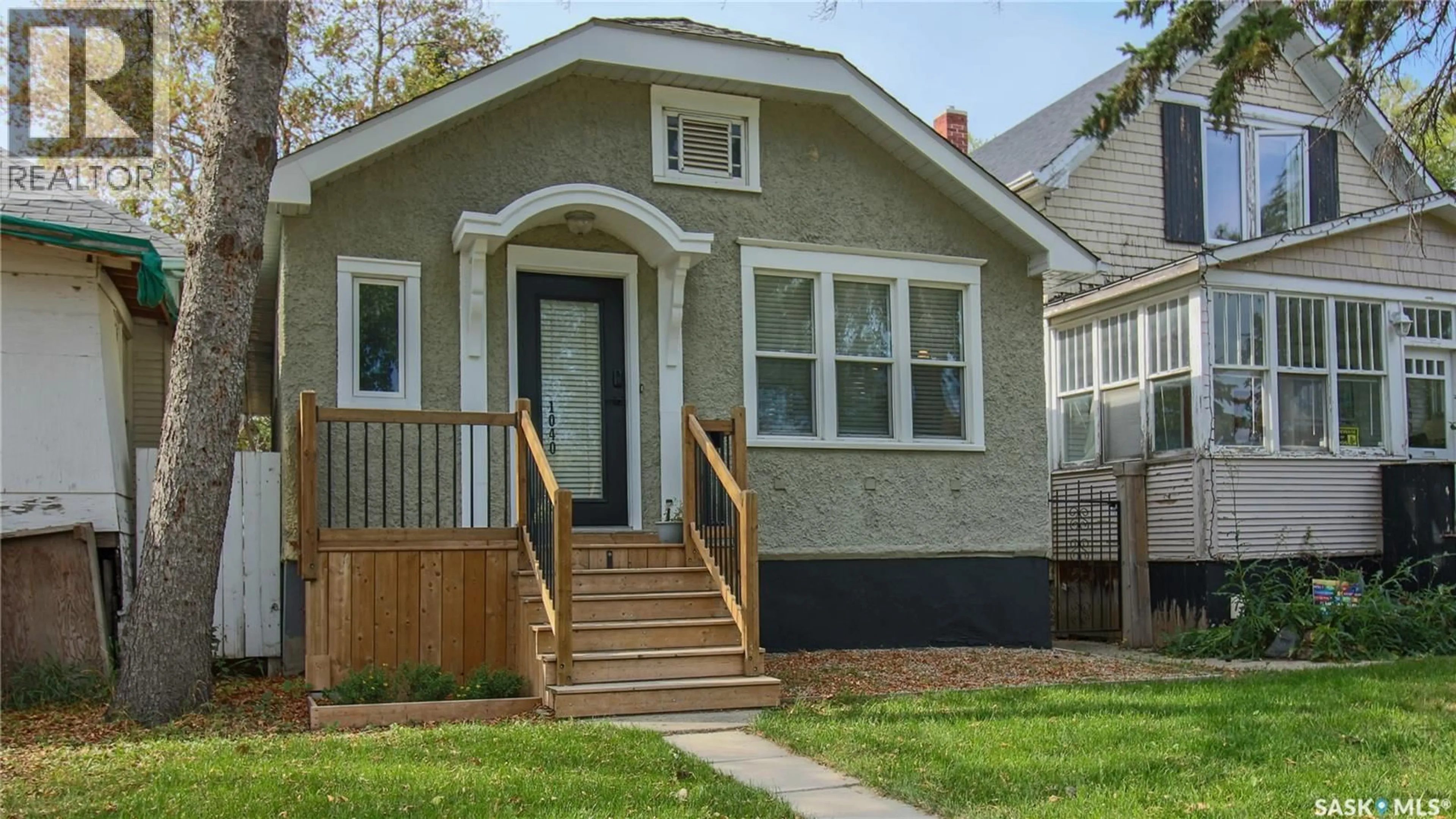Home with vinyl exterior material, street for 1040 MONTAGUE STREET, Regina Saskatchewan S4T3H5