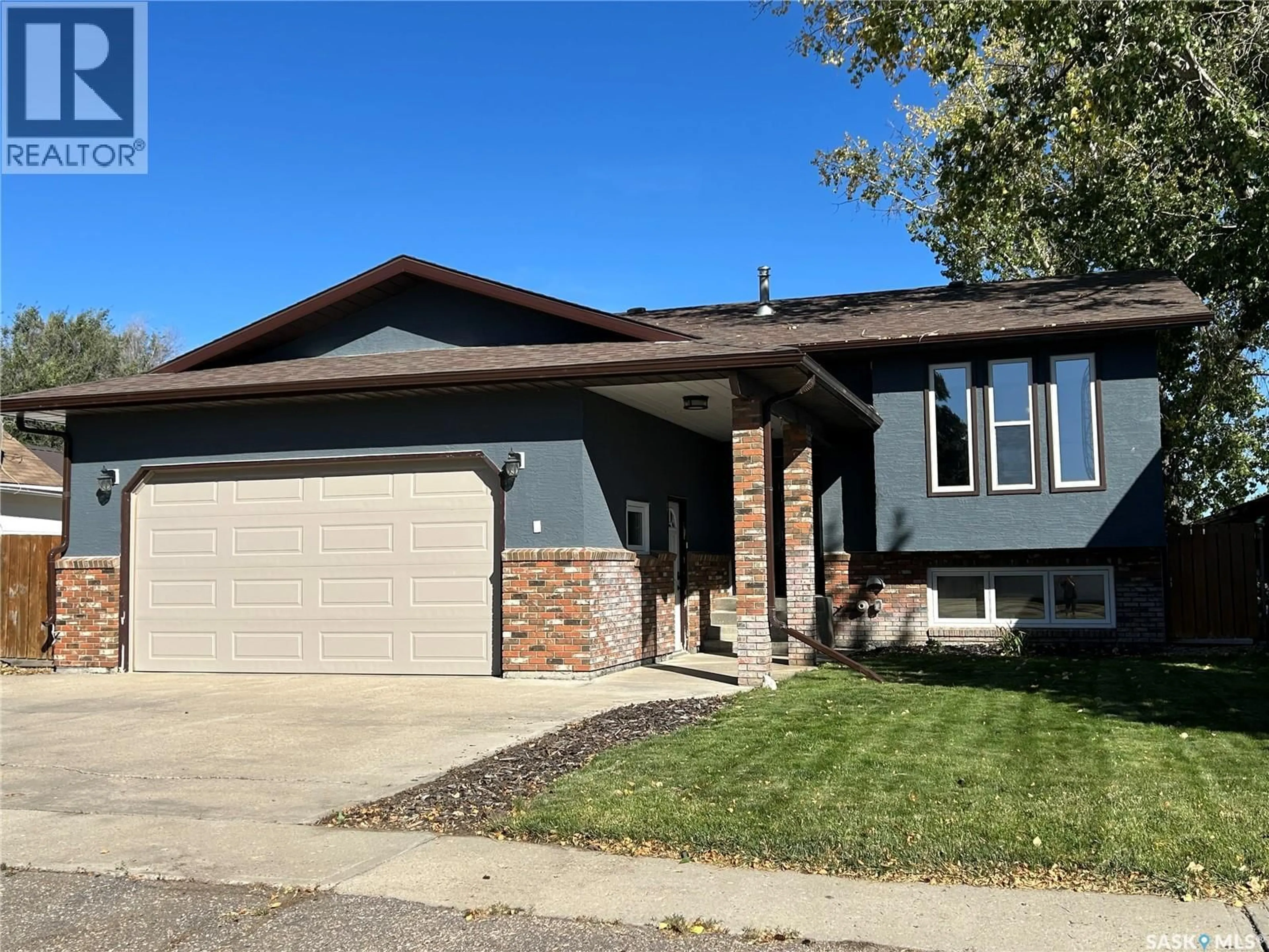 Home with vinyl exterior material, street for 210 SCHAEFER STREET, Richmound Saskatchewan S0N2E0