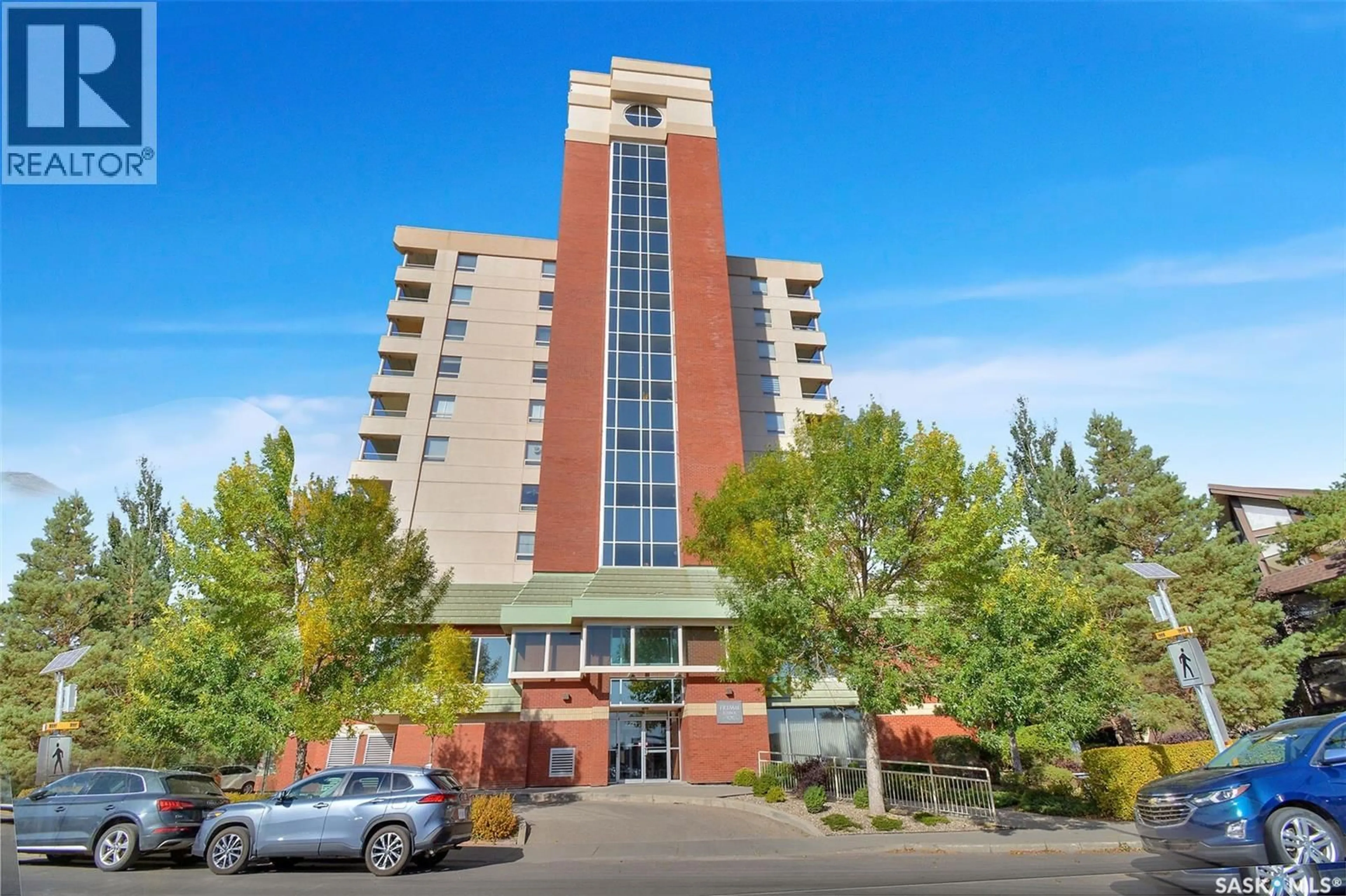 Indoor foyer for 2221 - 707 ADELAIDE STREET, Saskatoon Saskatchewan S7J5L9