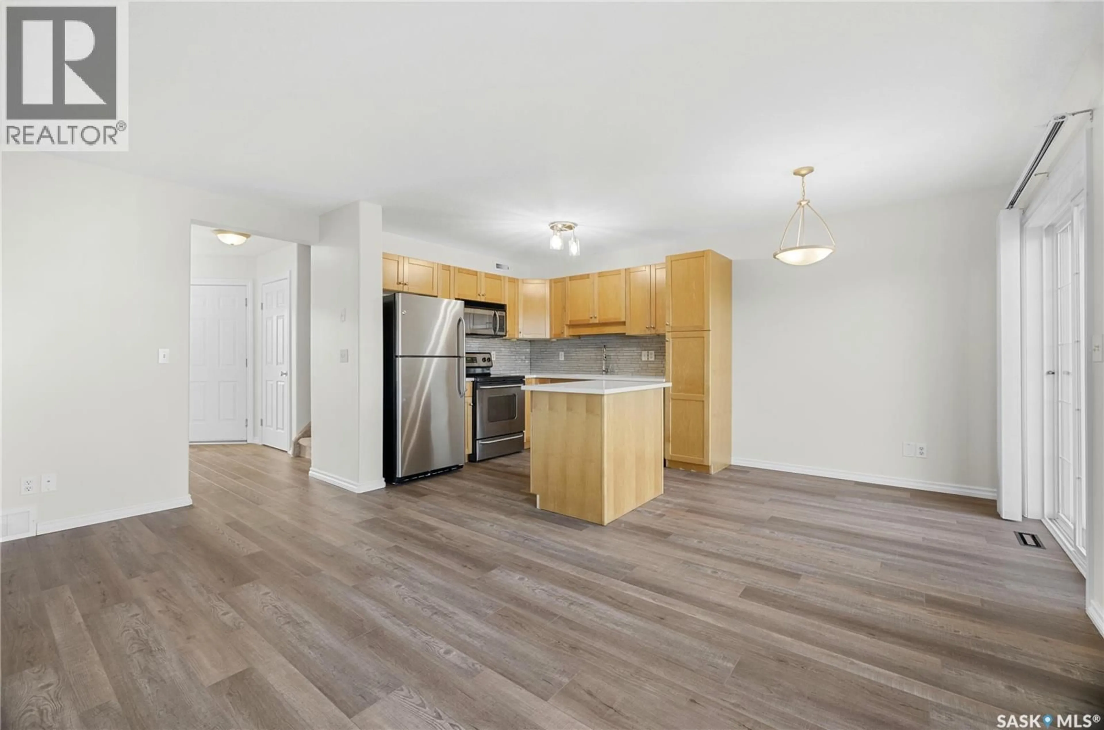 Standard kitchen, wood/laminate floor for 25 2400 TELL PLACE, Regina Saskatchewan S4V3E3