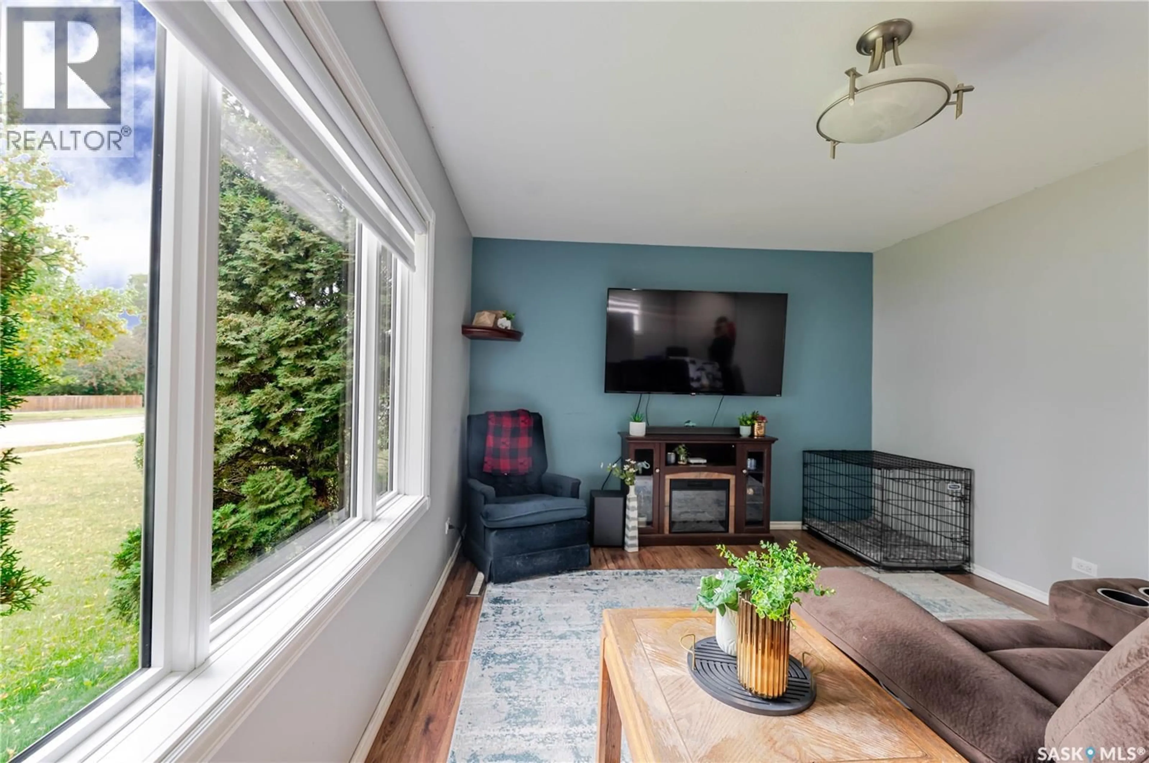 Living room with furniture, unknown for 1252 4TH AVENUE, Moose Jaw Saskatchewan S6H1J5