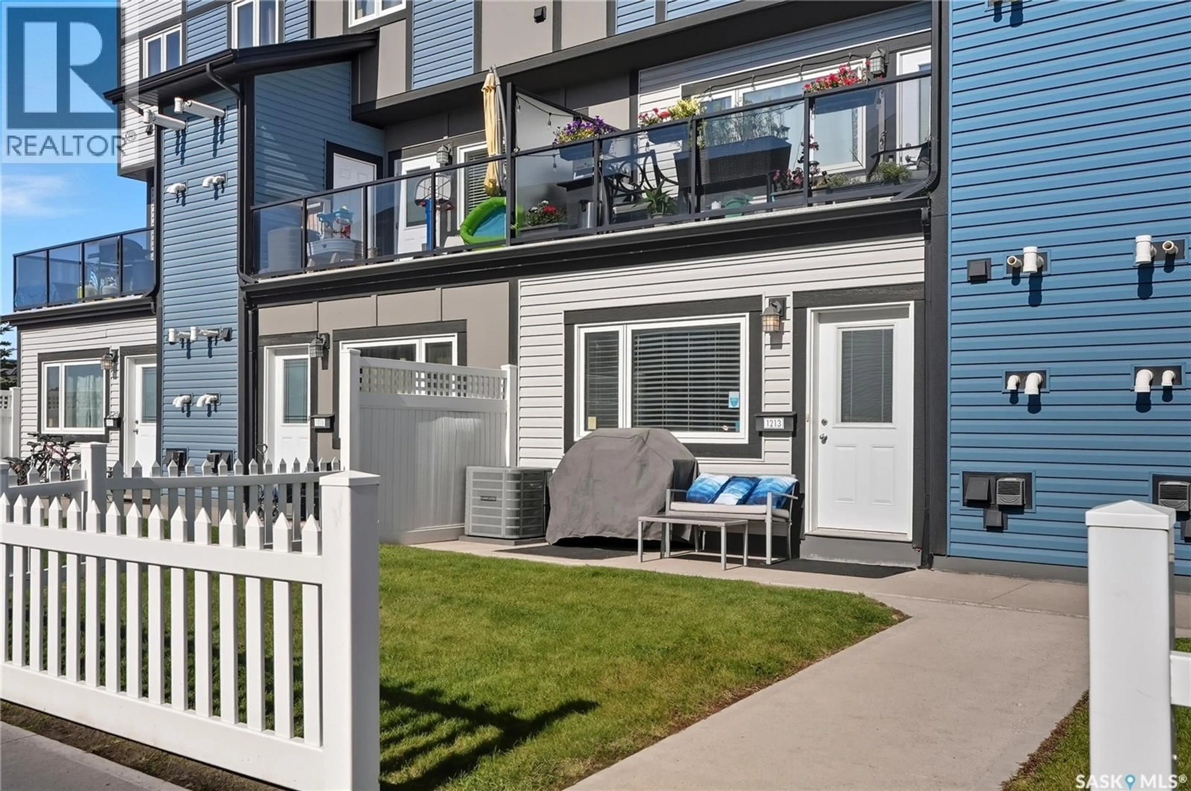 Patio, street for 1213 130 MARLATTE CRESCENT, Saskatoon Saskatchewan S7W0W1