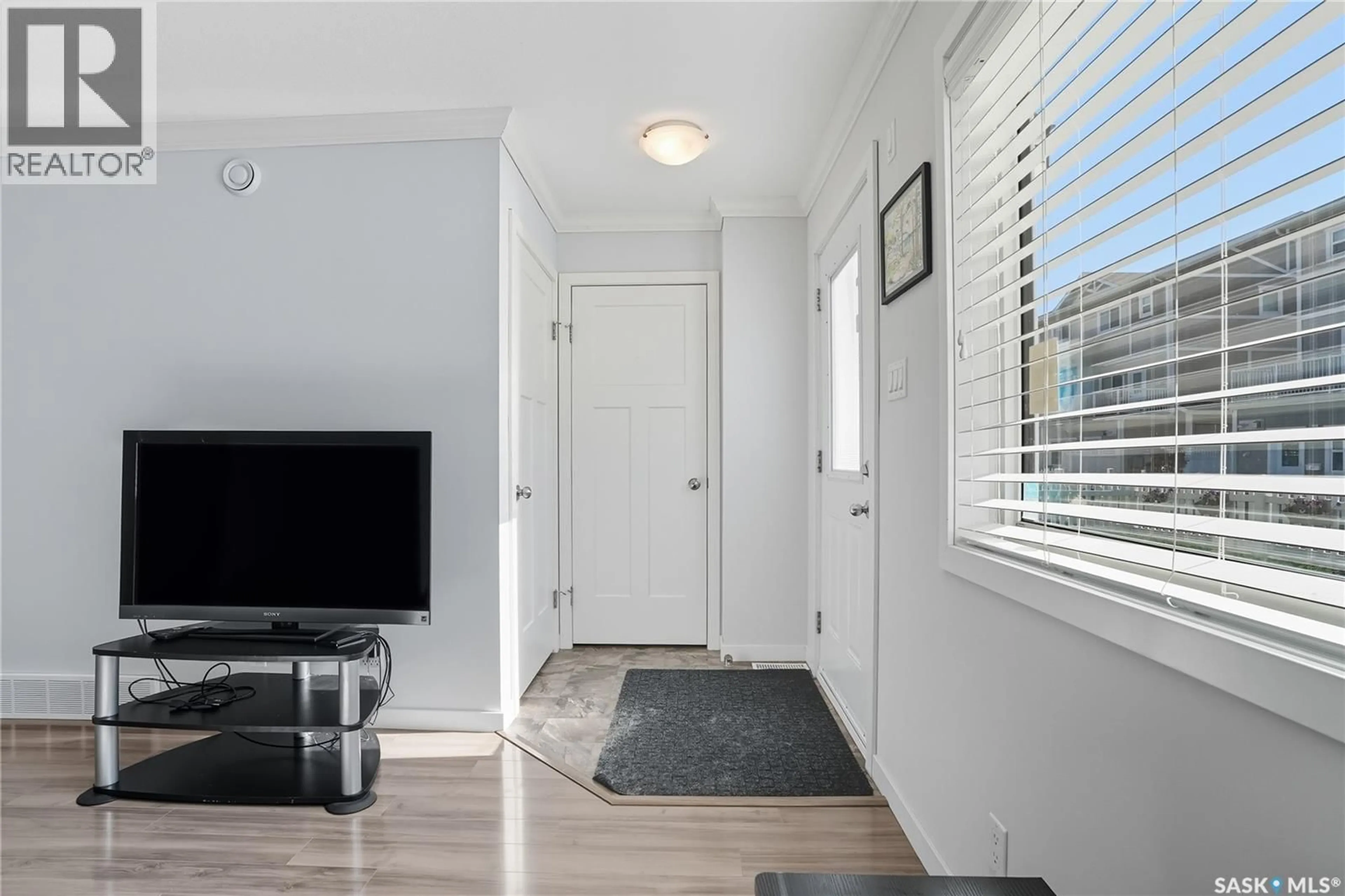 Indoor entryway for 1213 130 MARLATTE CRESCENT, Saskatoon Saskatchewan S7W0W1