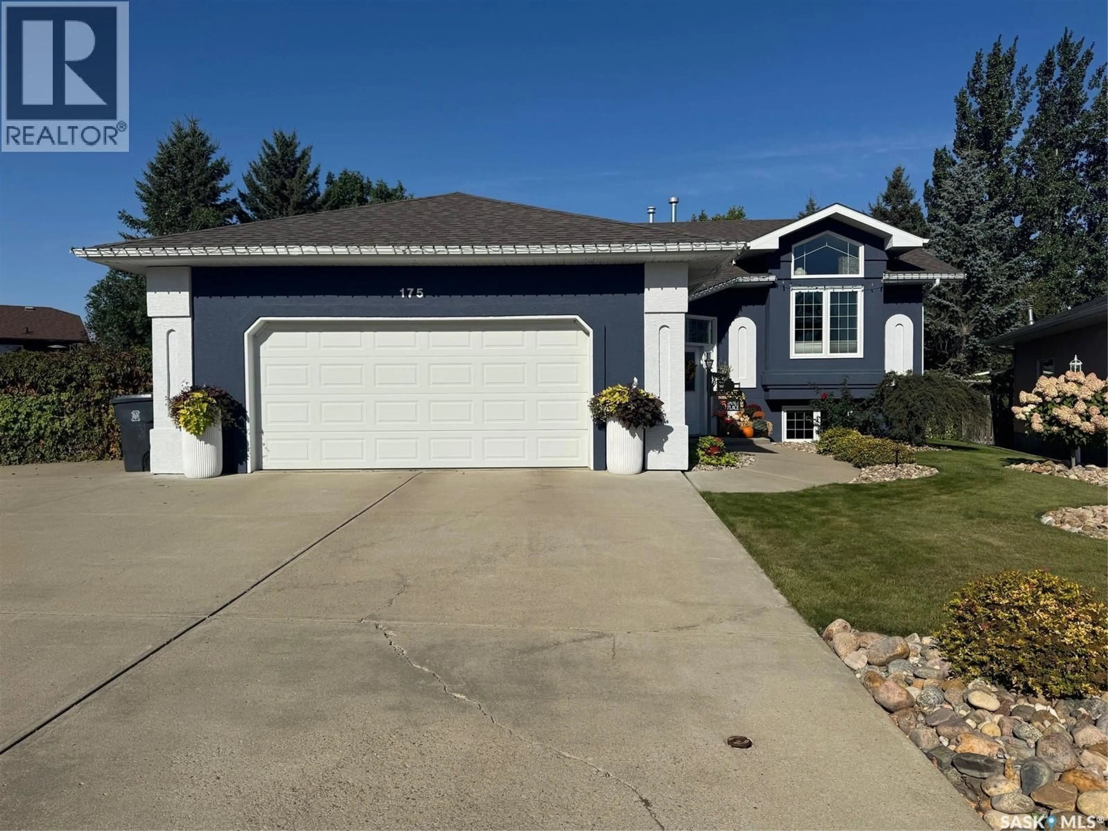 Home with vinyl exterior material, street for 175 JANET PLACE, Battleford Saskatchewan S0M0E0