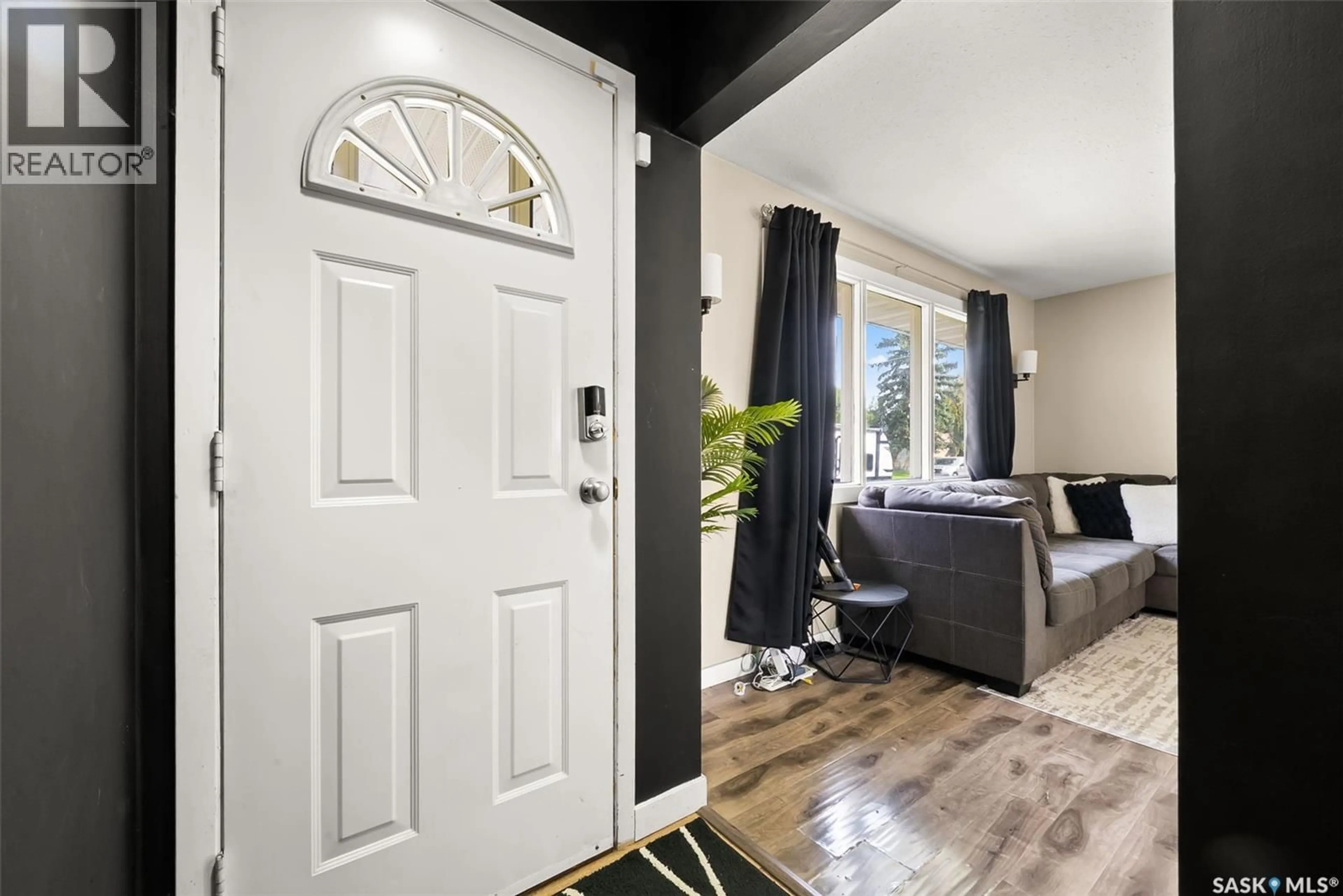 Indoor entryway for 3 MCCUSKER AVENUE, Regina Saskatchewan S4R4L7