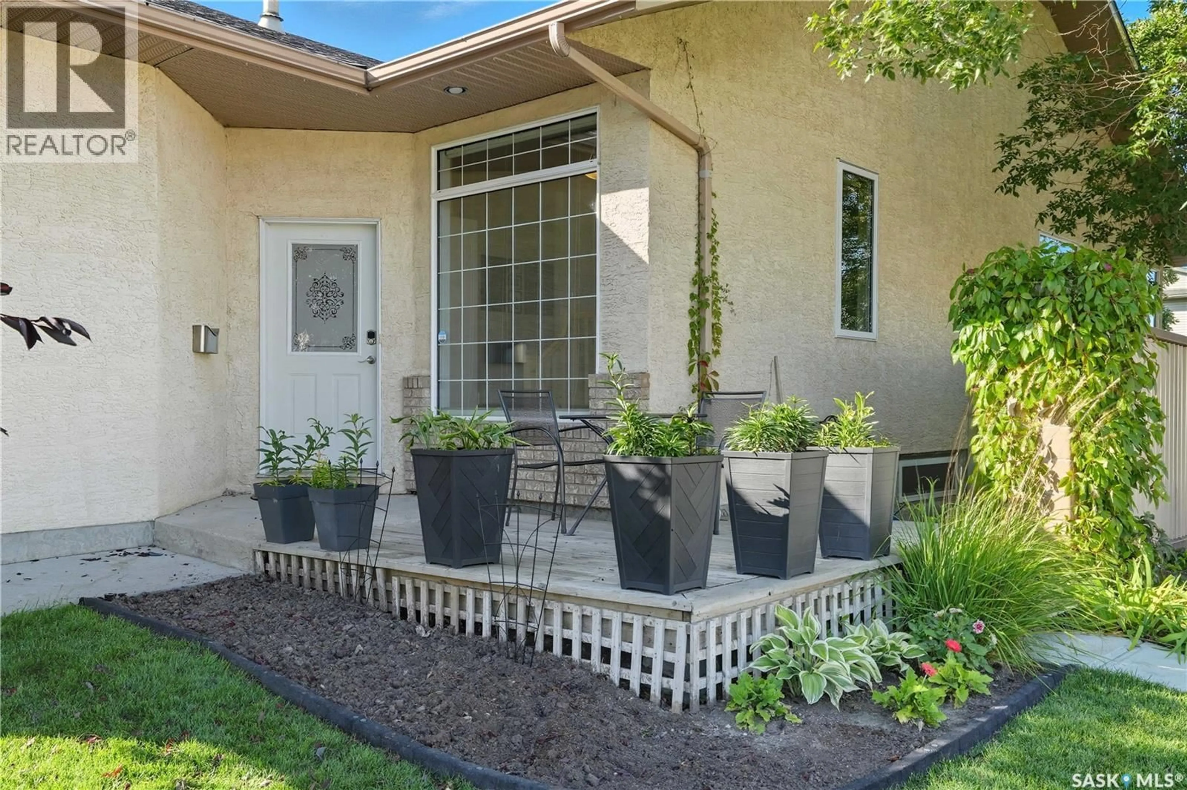 Patio, street for 1114 DEGELMAN DRIVE, Regina Saskatchewan S4N7P7