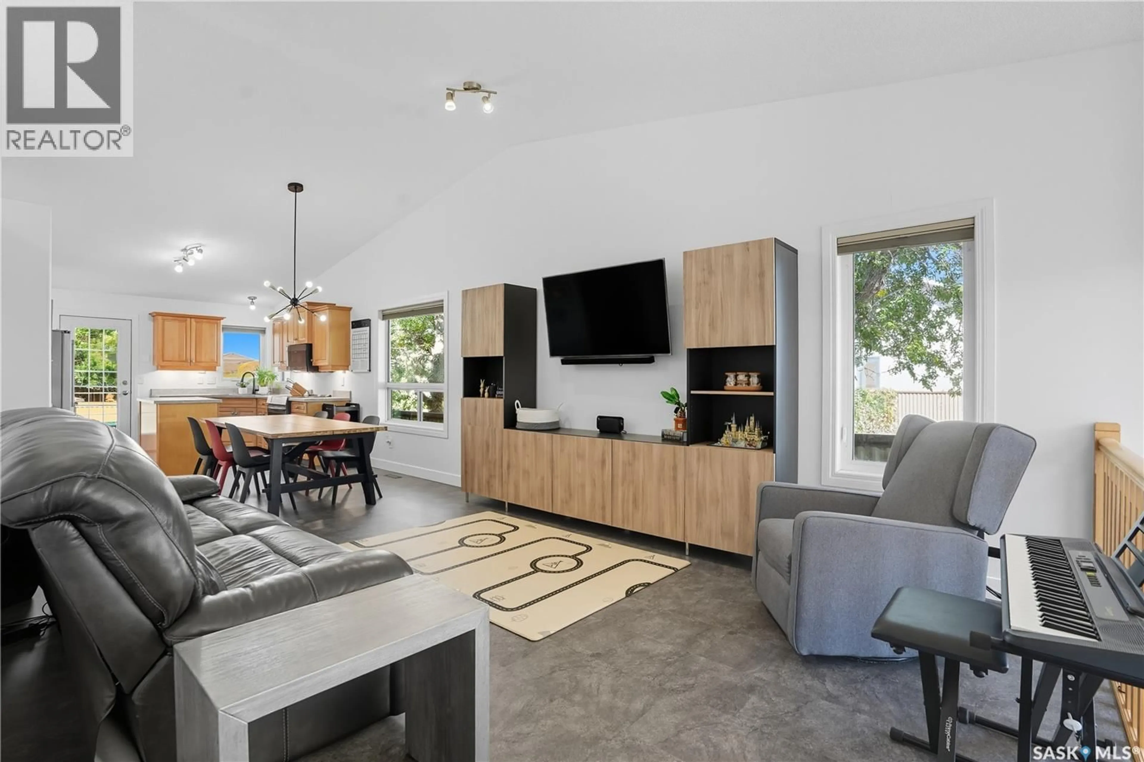 Open concept kitchen, unknown for 1114 DEGELMAN DRIVE, Regina Saskatchewan S4N7P7