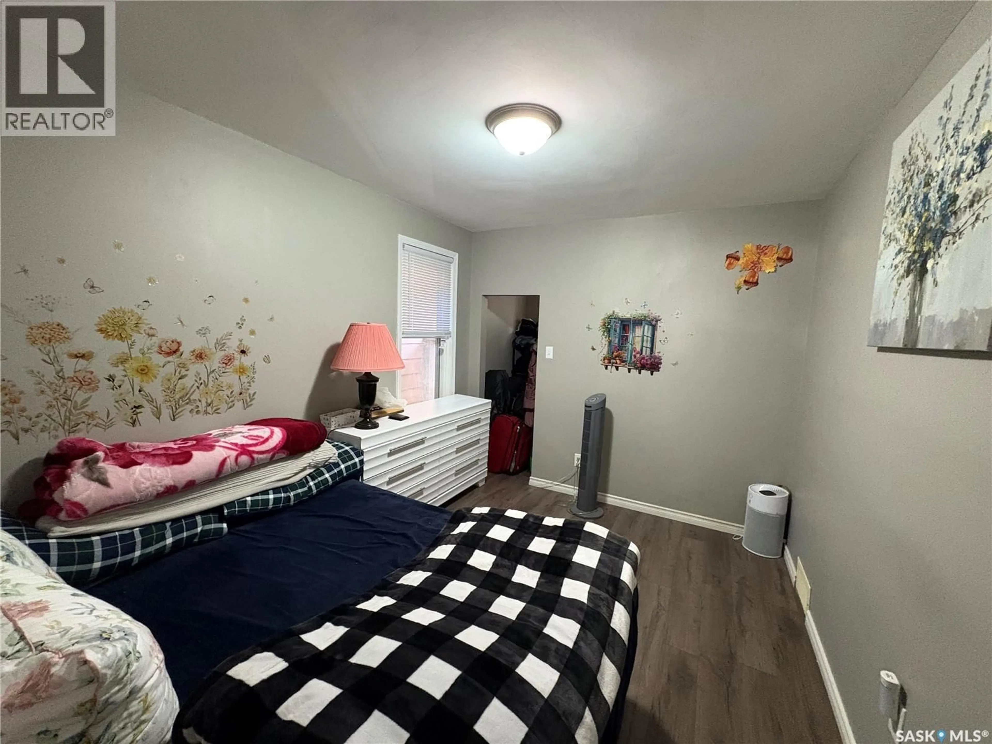A pic of a room for 1128 GARNET STREET, Regina Saskatchewan S4T2X8