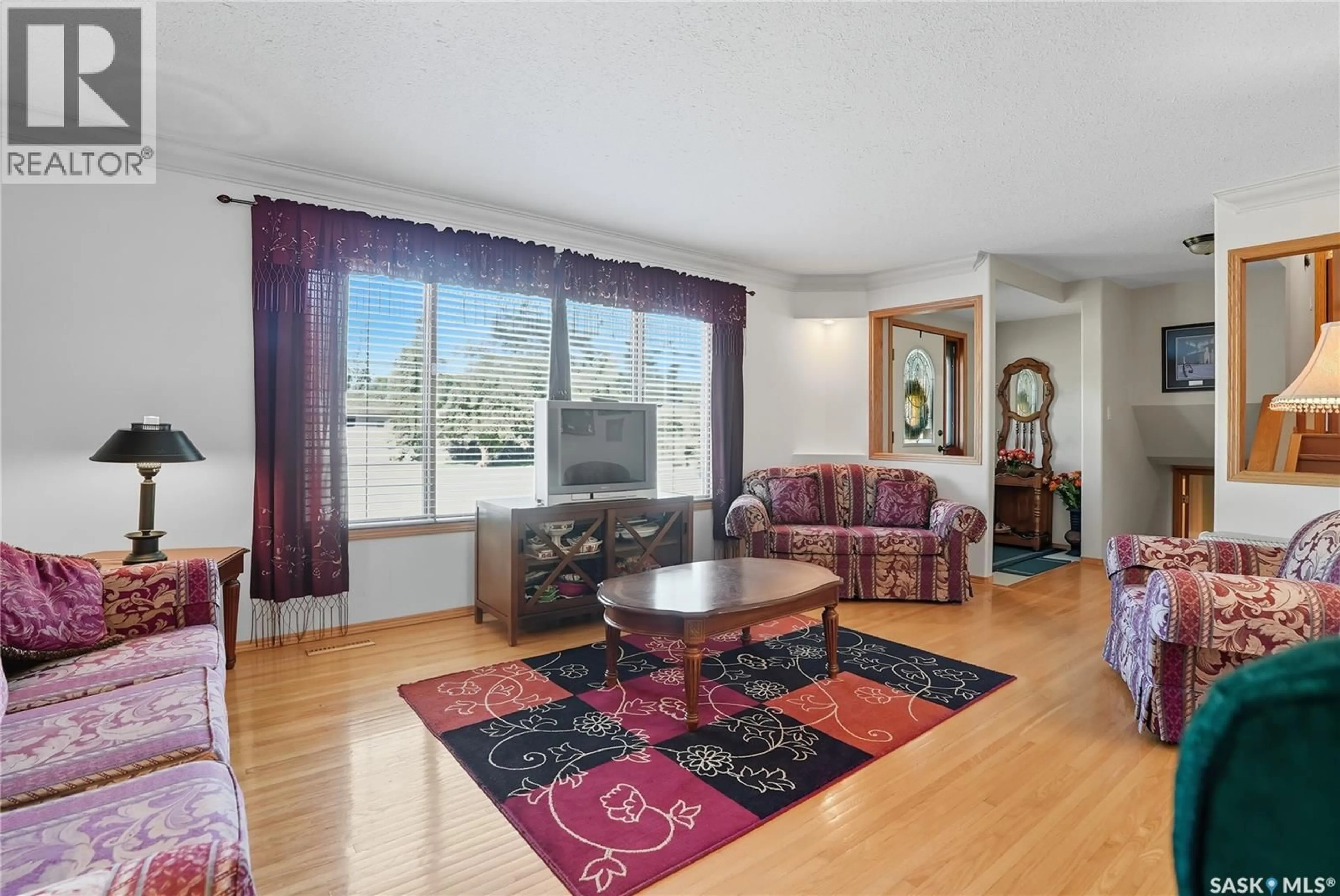 Living room with furniture, unknown for 3341 DIEPPE STREET, Saskatoon Saskatchewan S7M3S6