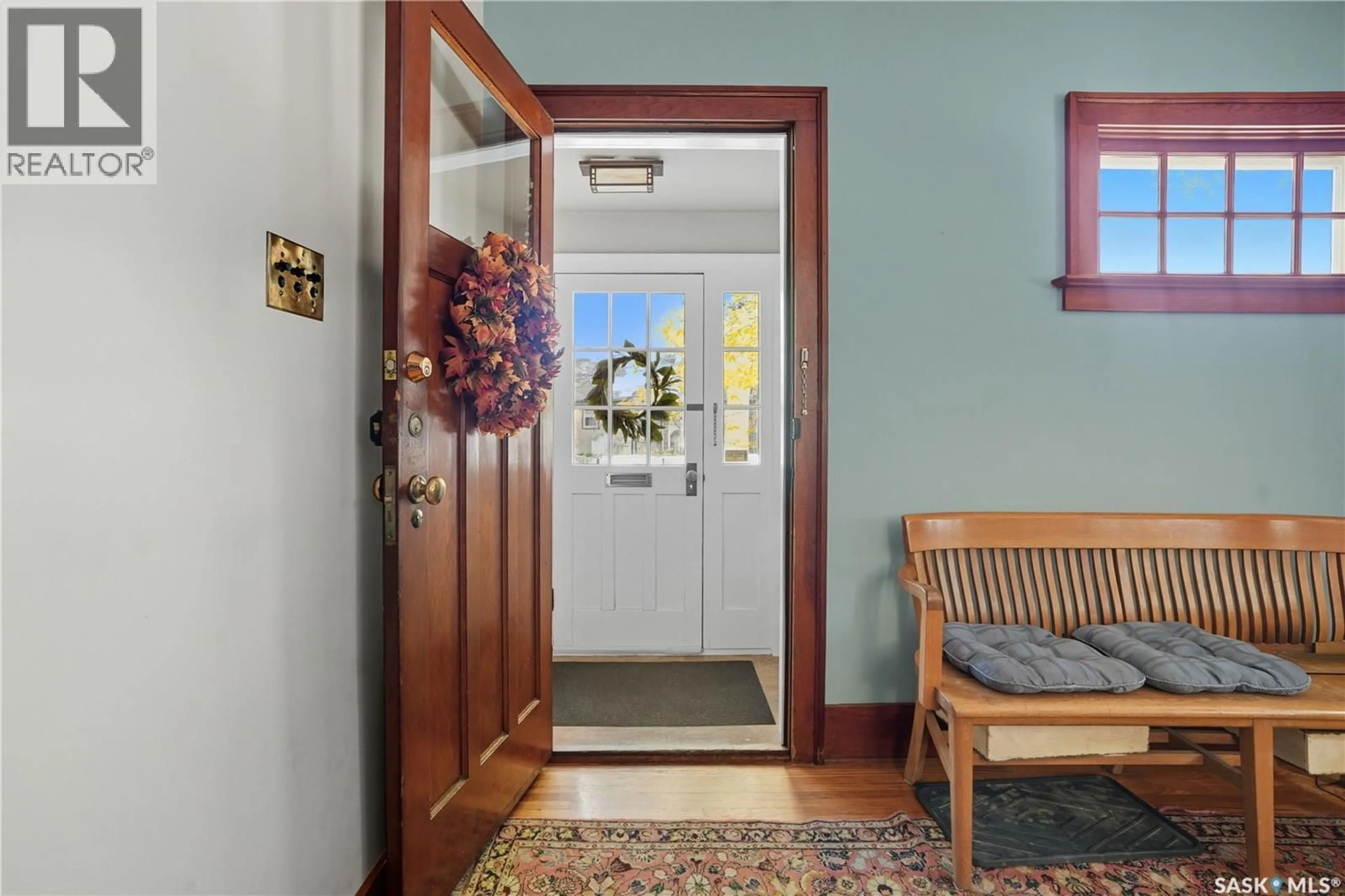Indoor entryway for 502 LANSDOWNE AVENUE, Saskatoon Saskatchewan S7N1E1
