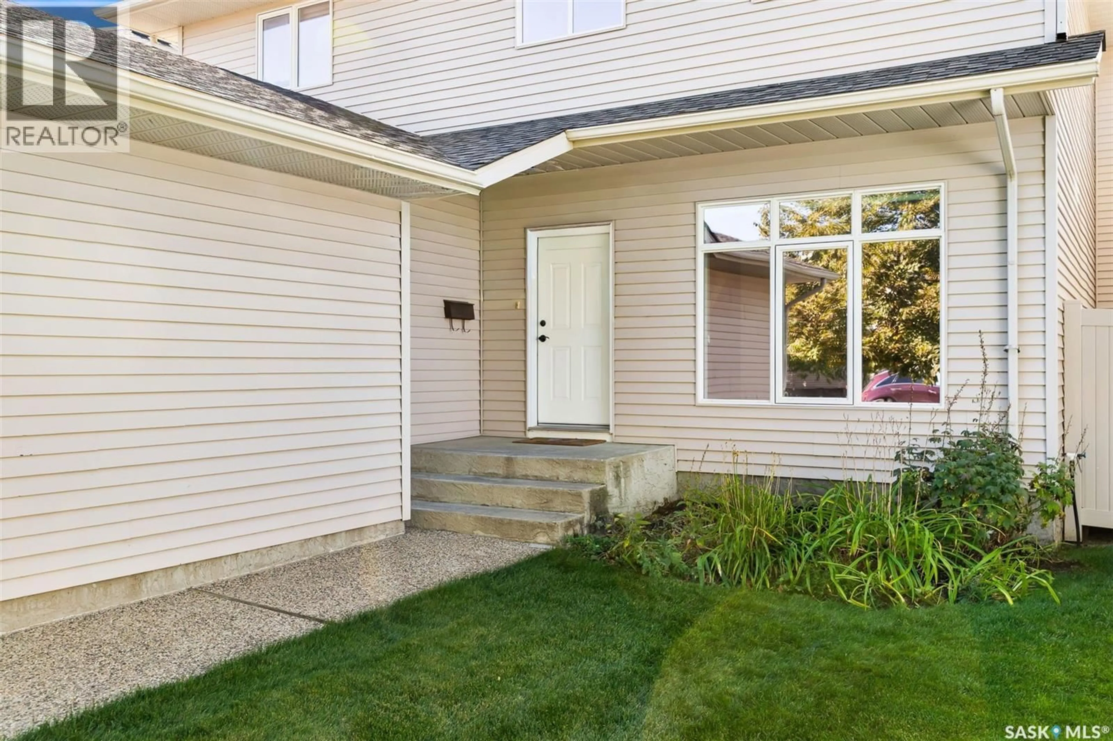 Home with vinyl exterior material, street for 3562 HAZEL GROVE, Regina Saskatchewan S4V2S7